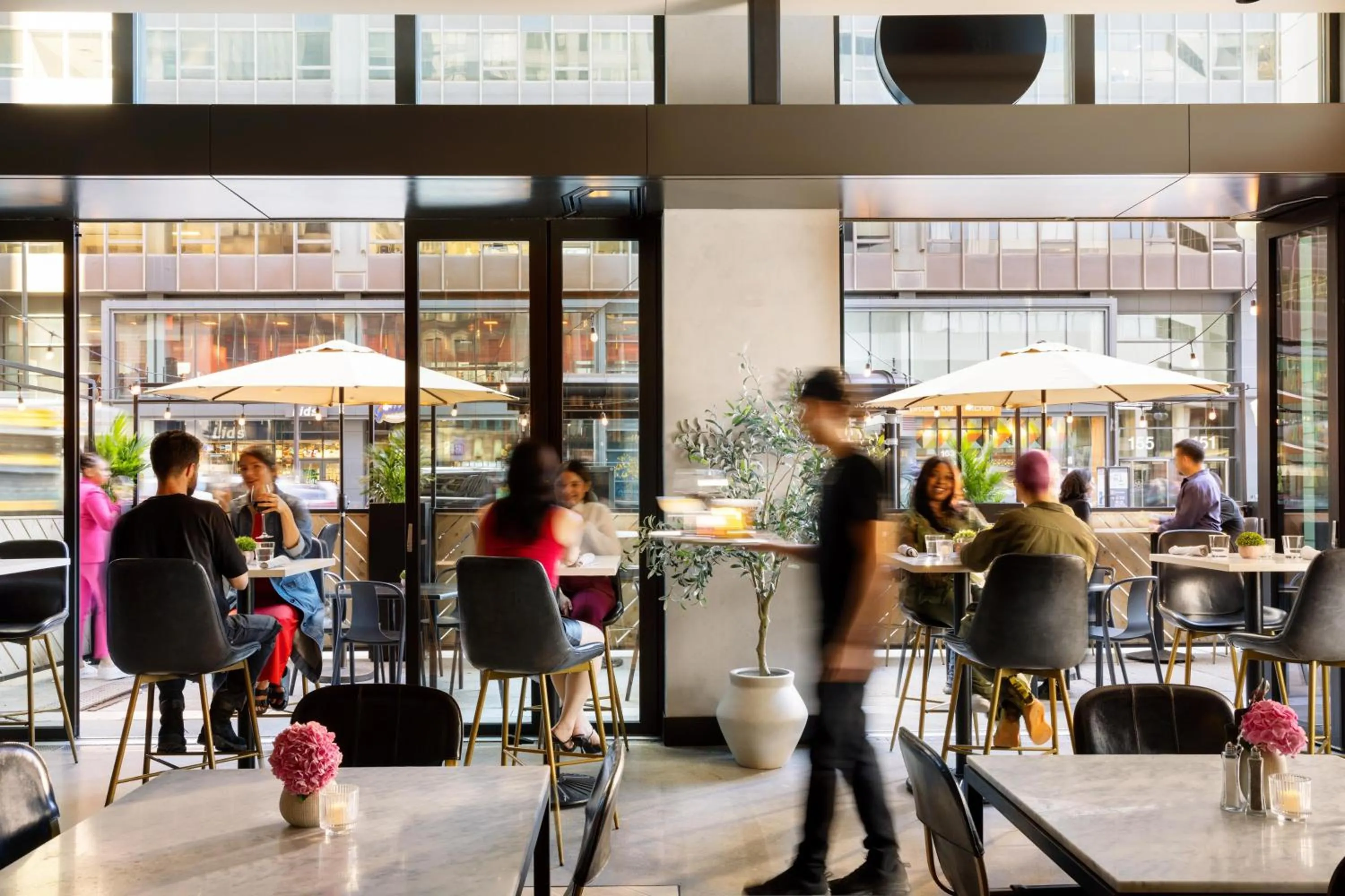 Restaurant/places to eat in Arlo Chicago