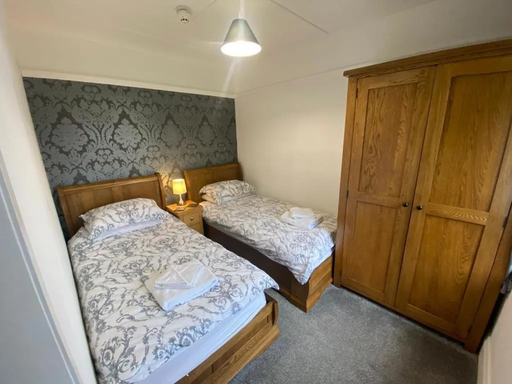 Bedroom, Bed in The North Cliff Hotel