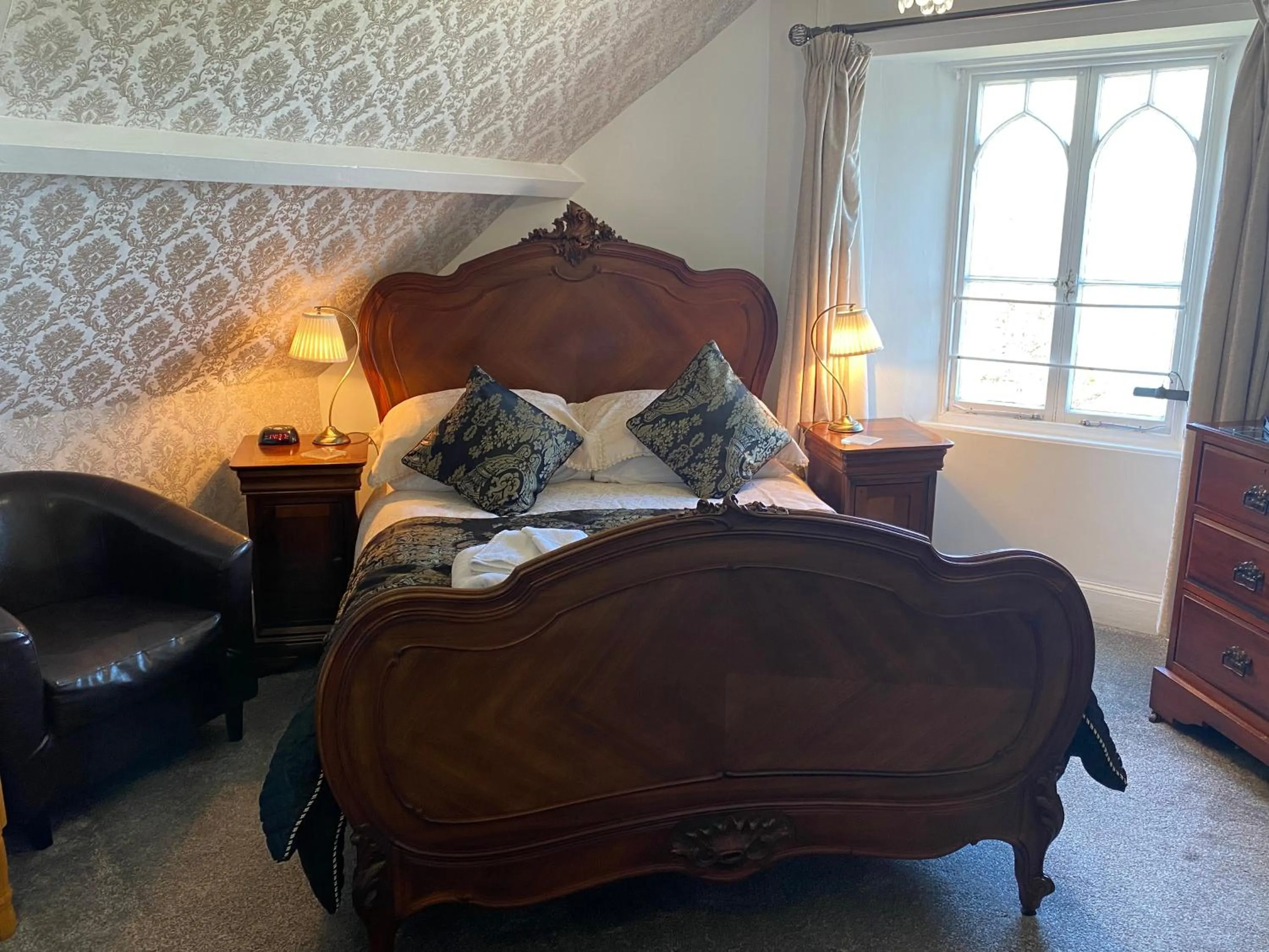 Bedroom, Bed in The North Cliff Hotel