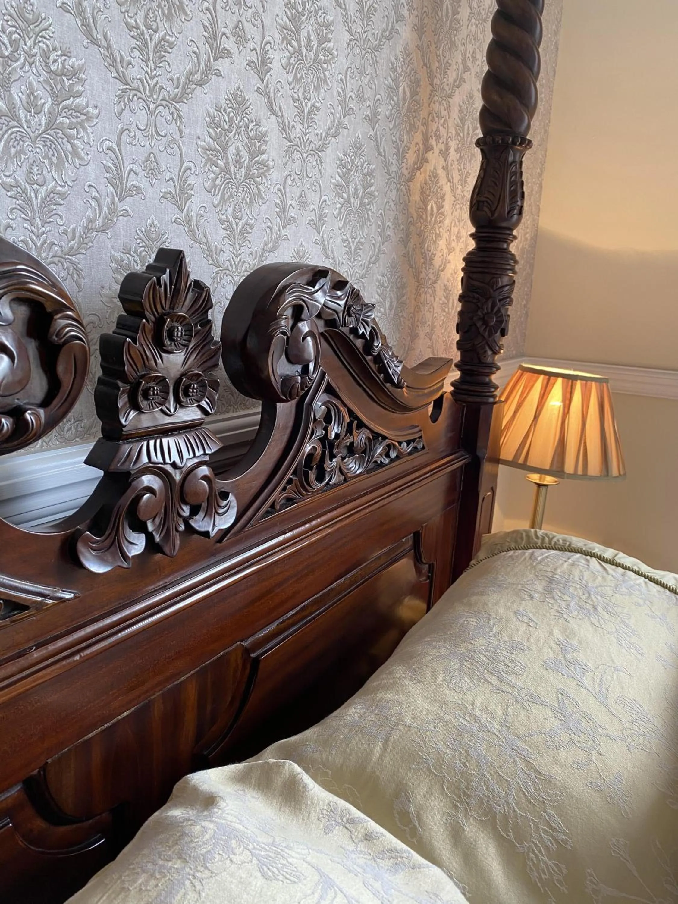 Bedroom, Bed in The North Cliff Hotel