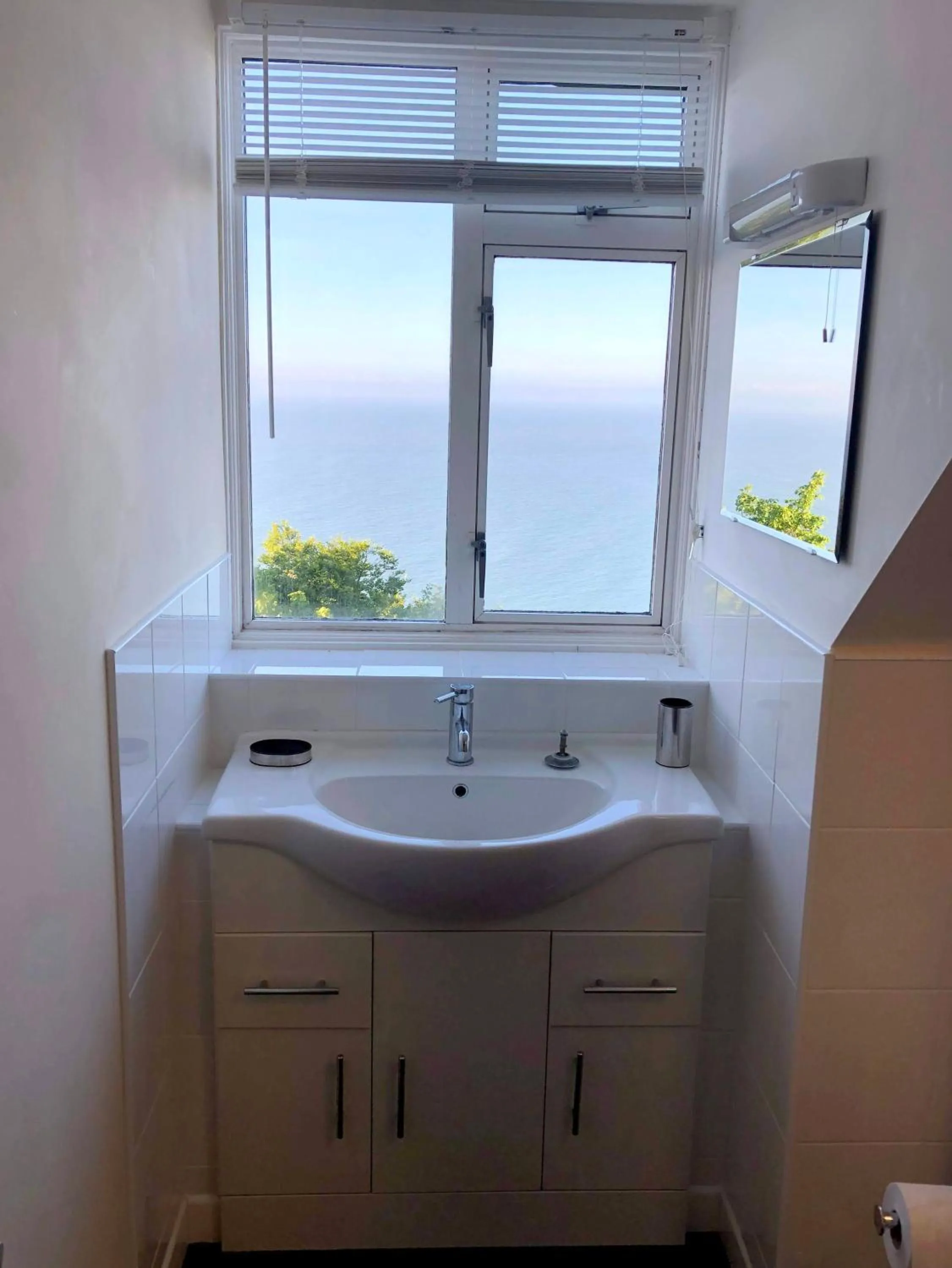 Bathroom in The North Cliff Hotel