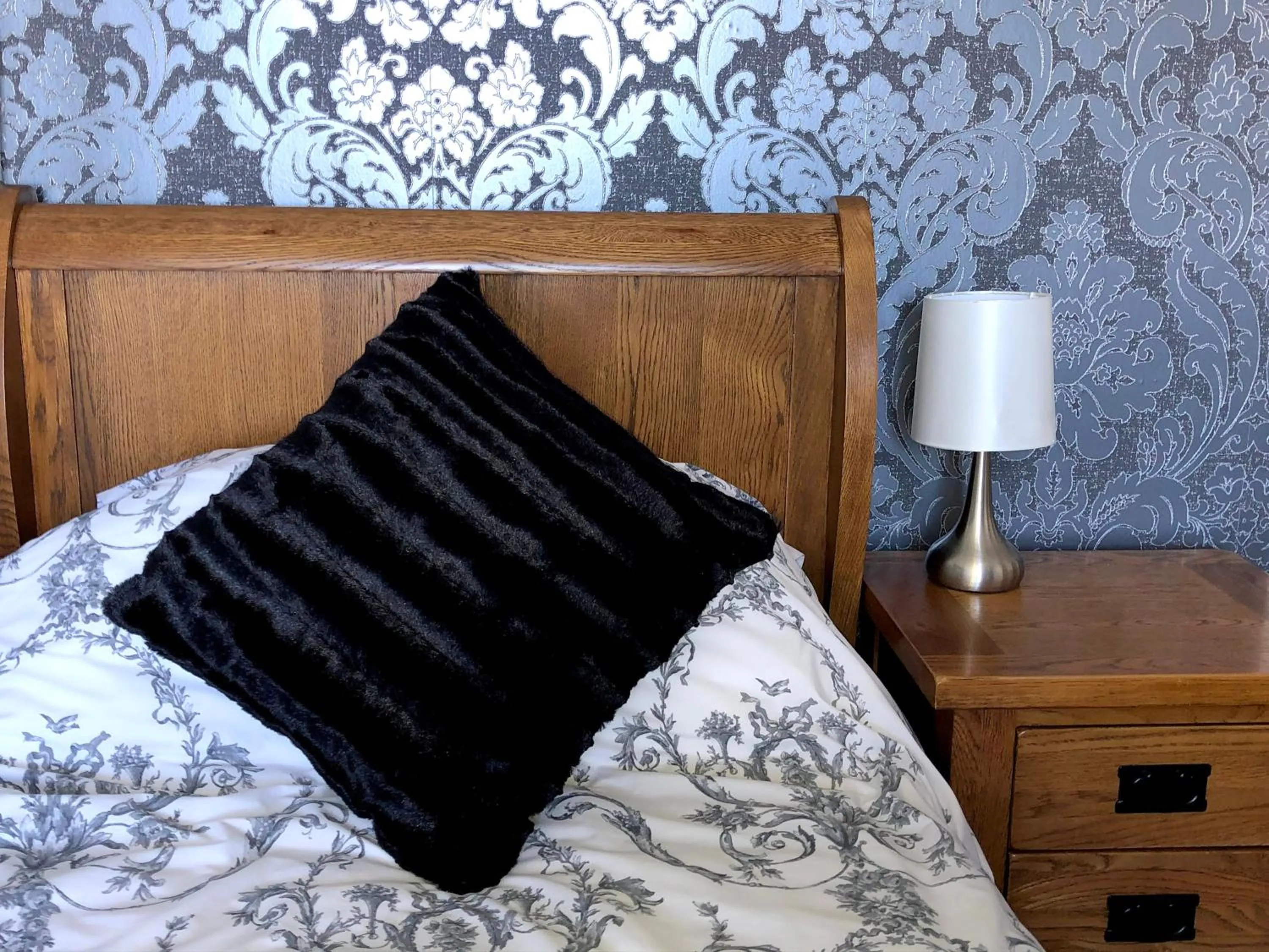 Bedroom, Bed in The North Cliff Hotel