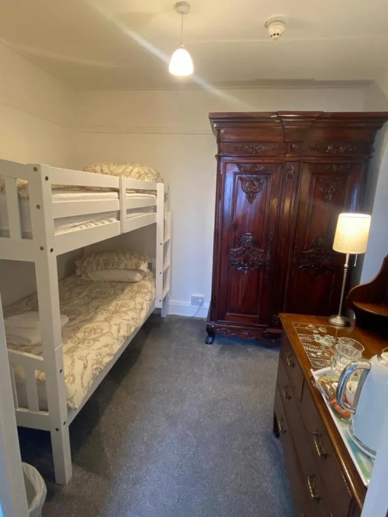 Bedroom, Bed in The North Cliff Hotel