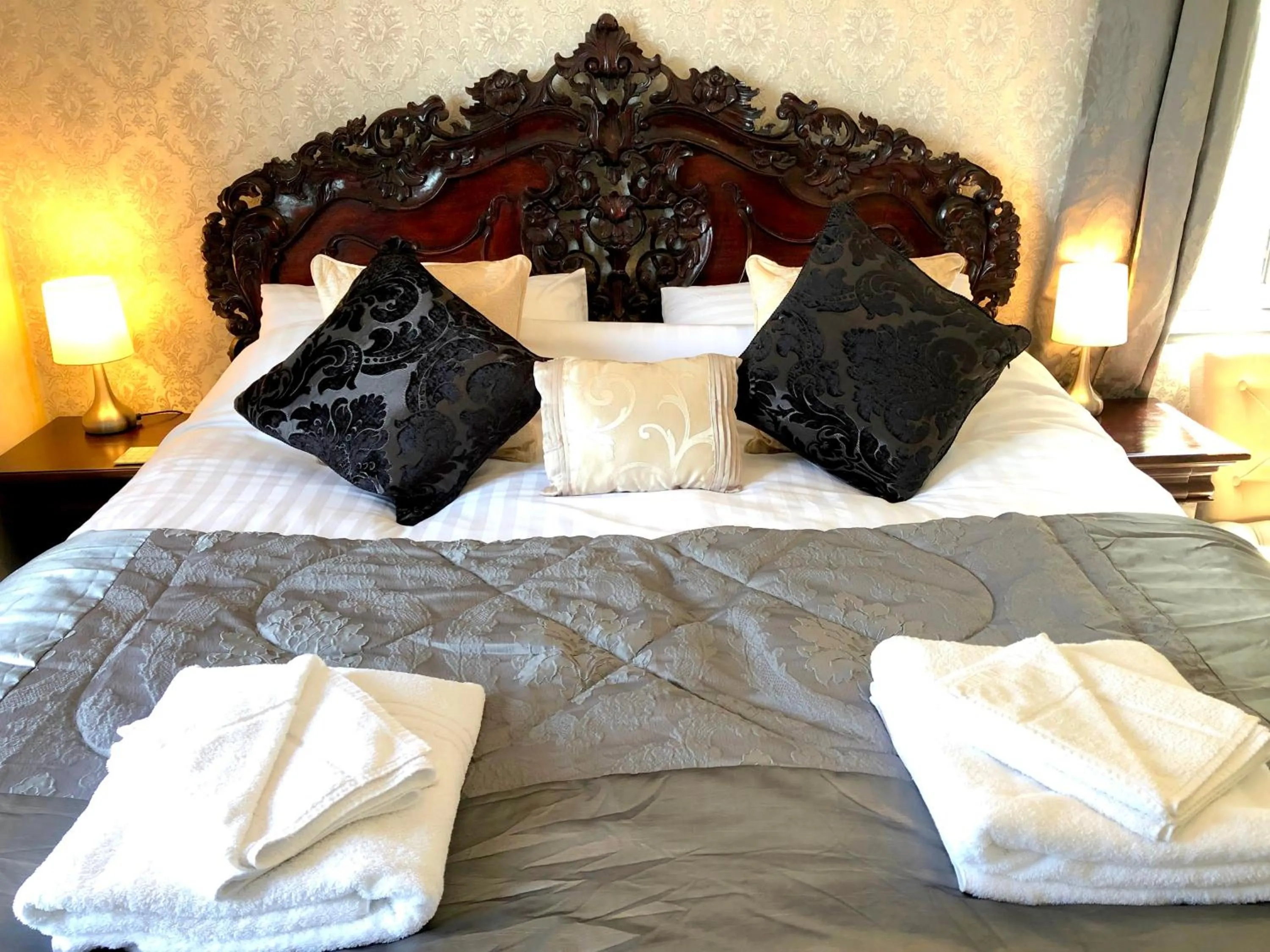 Bedroom, Bed in The North Cliff Hotel