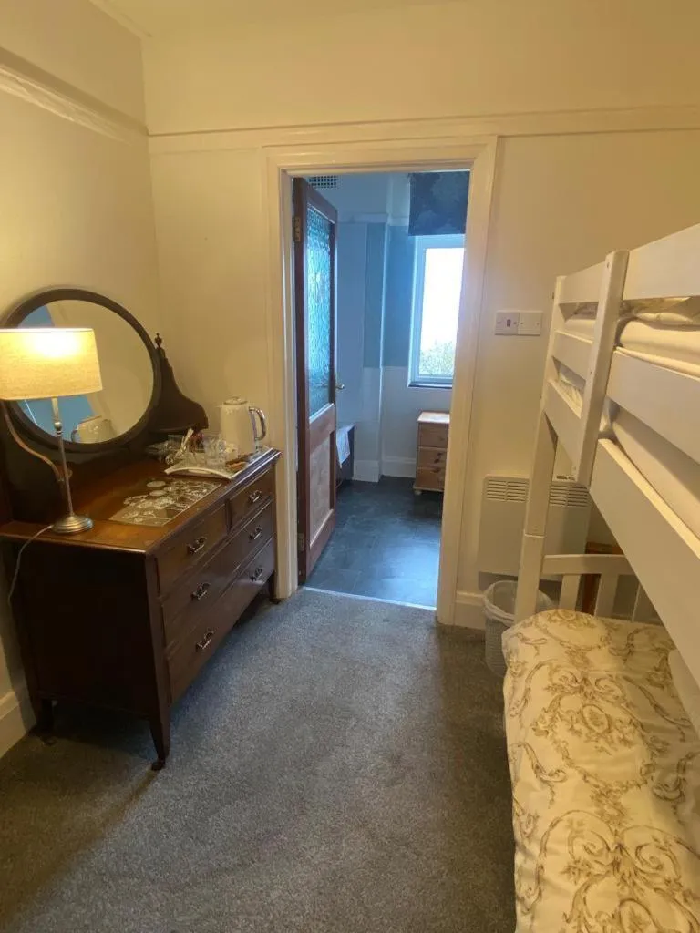 Bedroom, Bed in The North Cliff Hotel