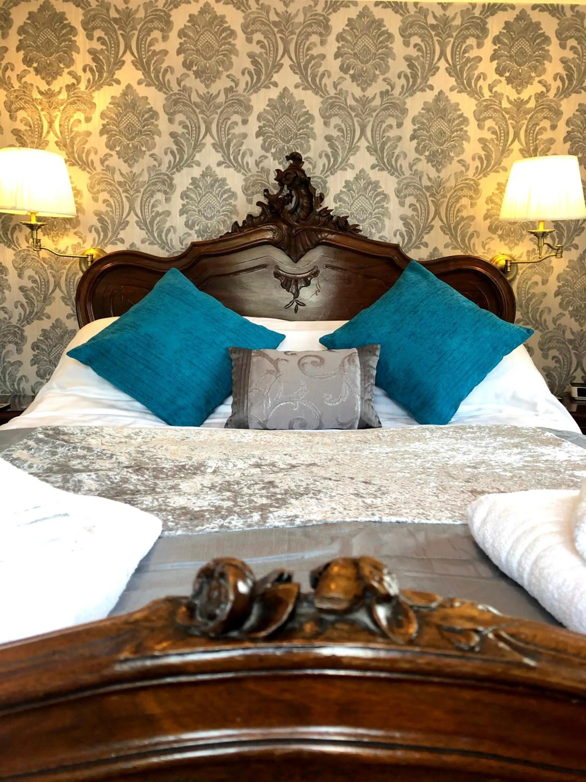 Bedroom, Bed in The North Cliff Hotel