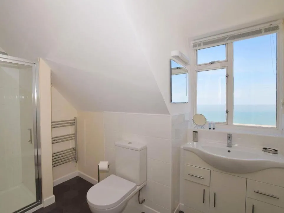 Bathroom in The North Cliff Hotel