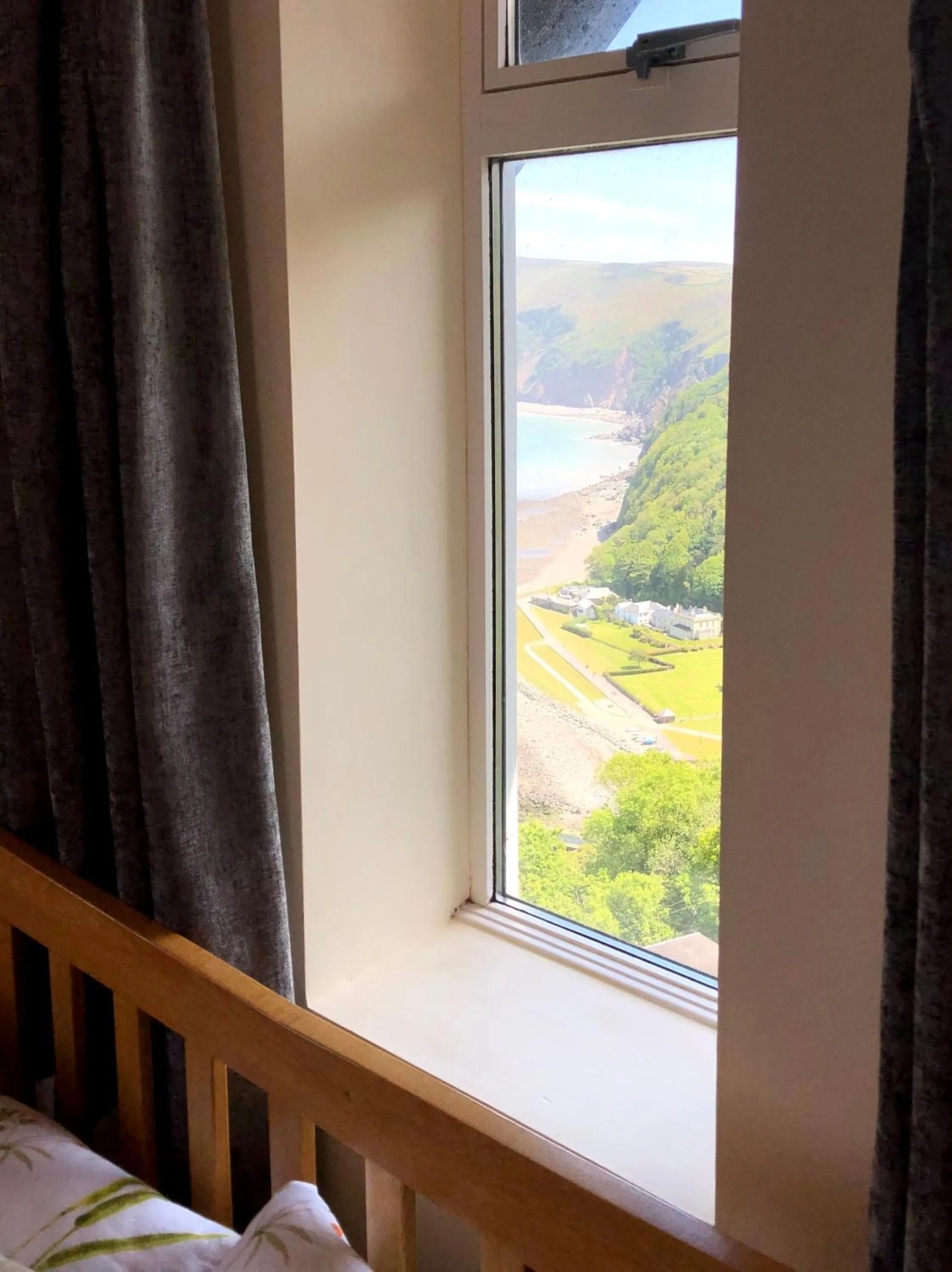 Bedroom, Bed in The North Cliff Hotel