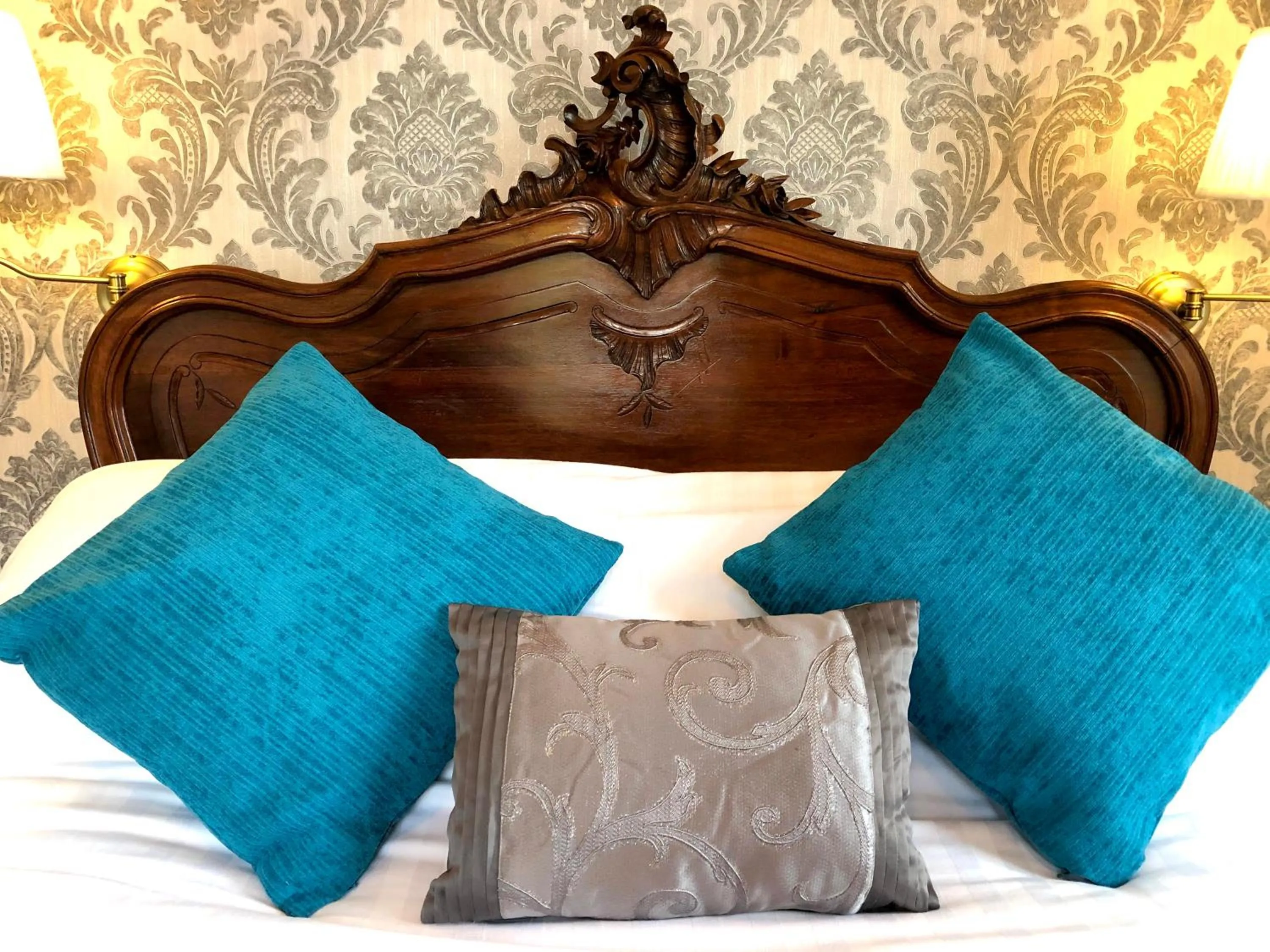 Bedroom, Bed in The North Cliff Hotel