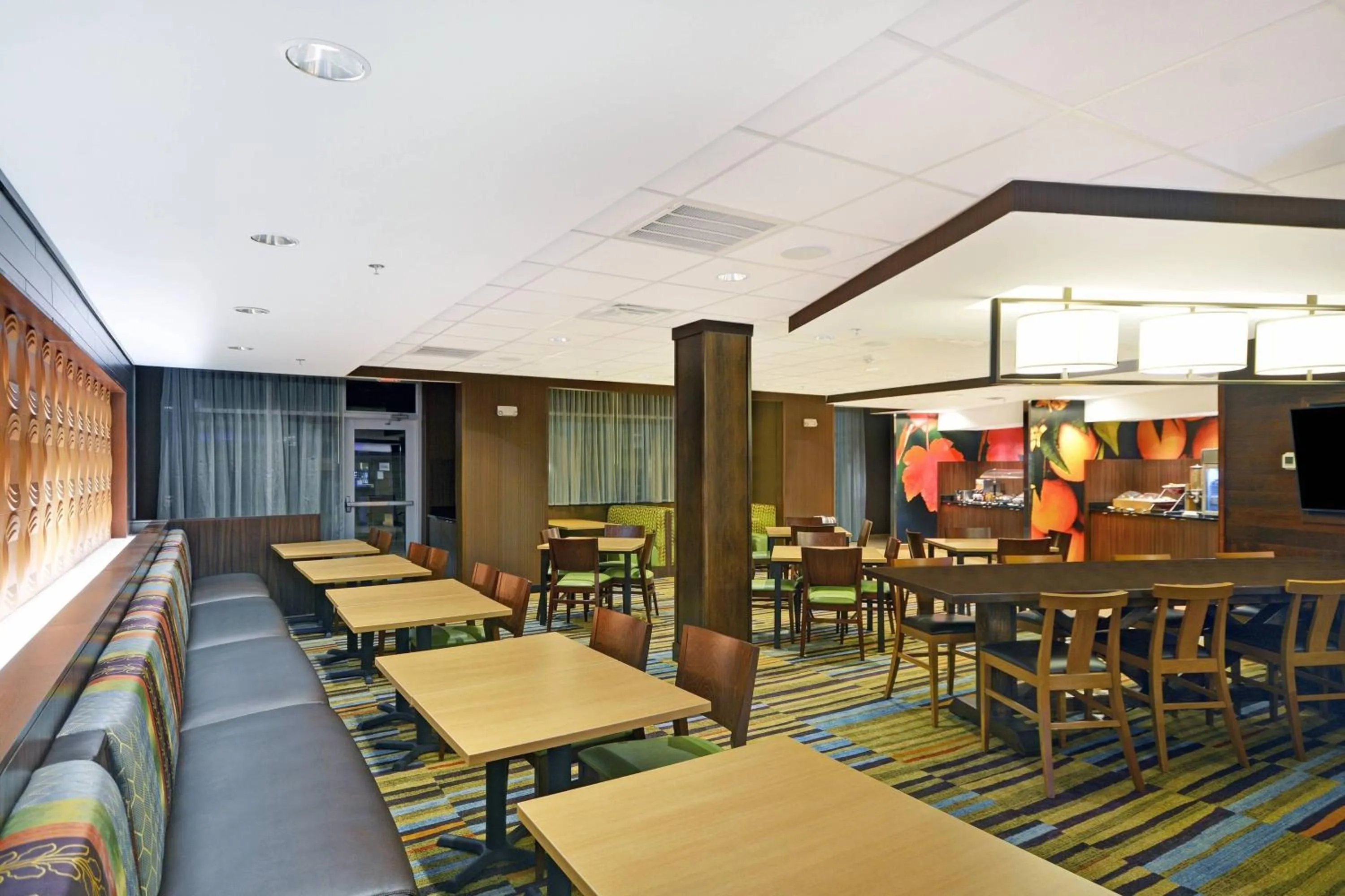 Breakfast in Fairfield Inn & Suites by Marriott Savannah SW/Richmond Hill
