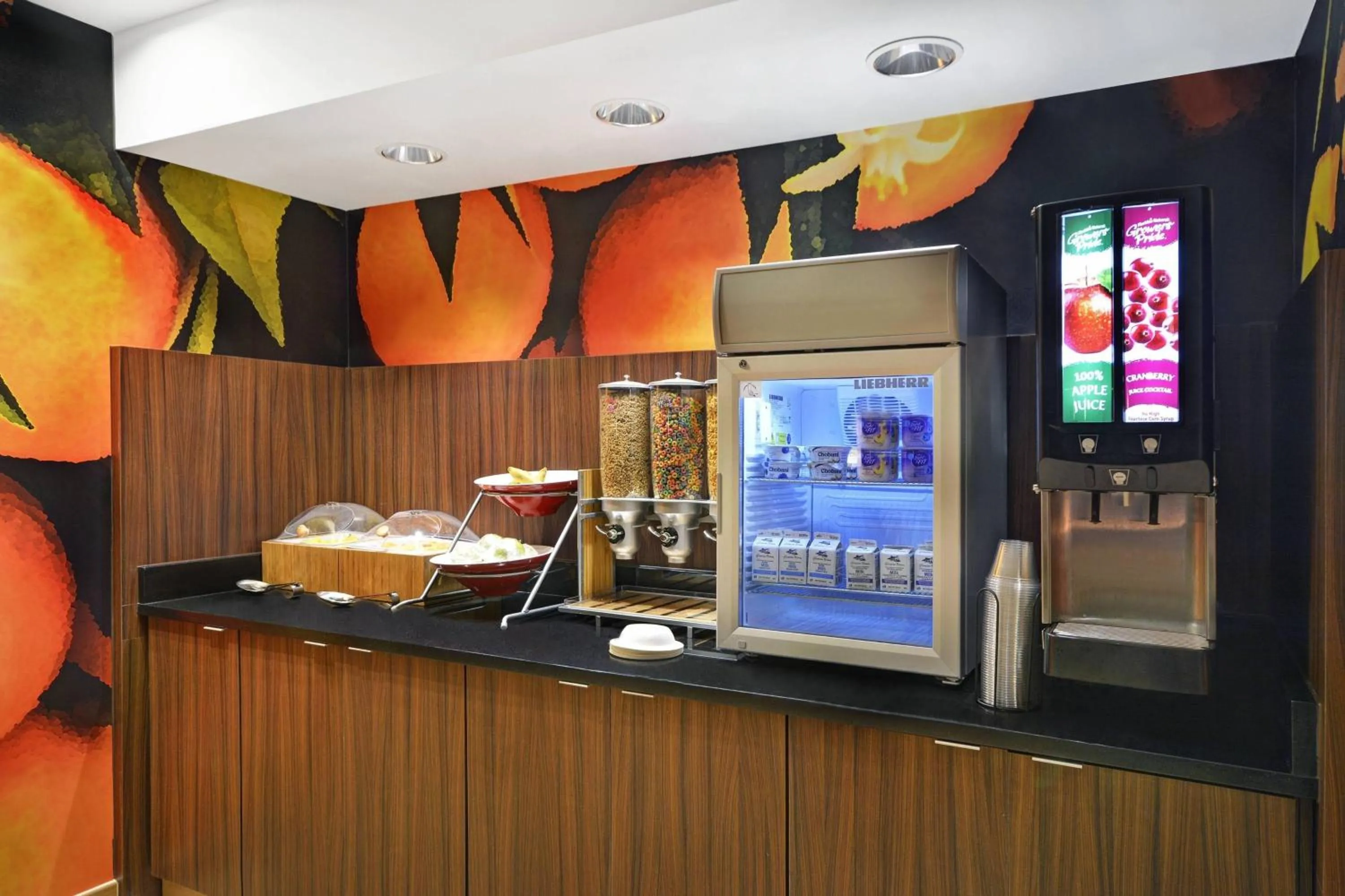 Breakfast in Fairfield Inn & Suites by Marriott Savannah SW/Richmond Hill