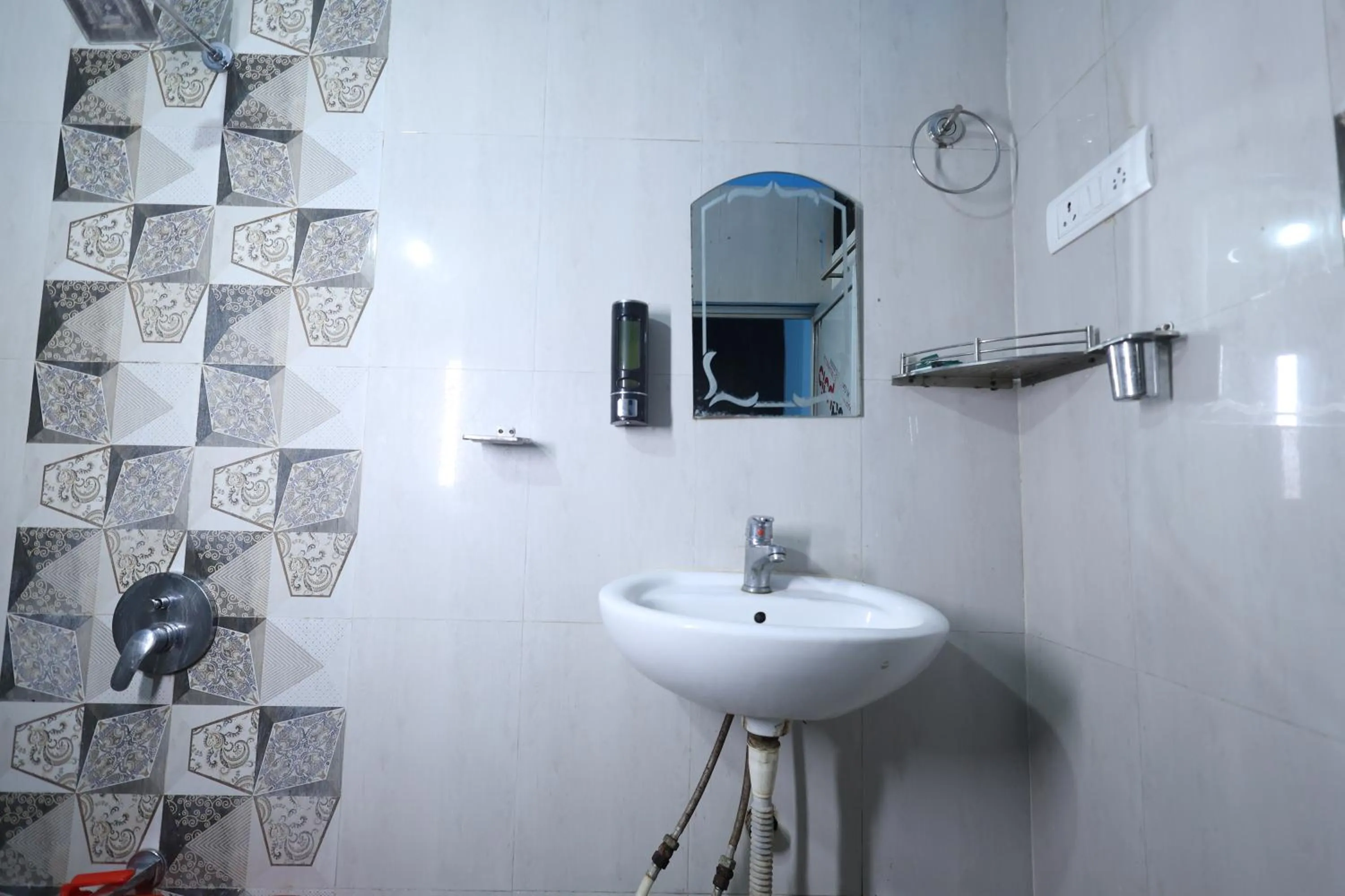 Bathroom in Hotel Anand LOK