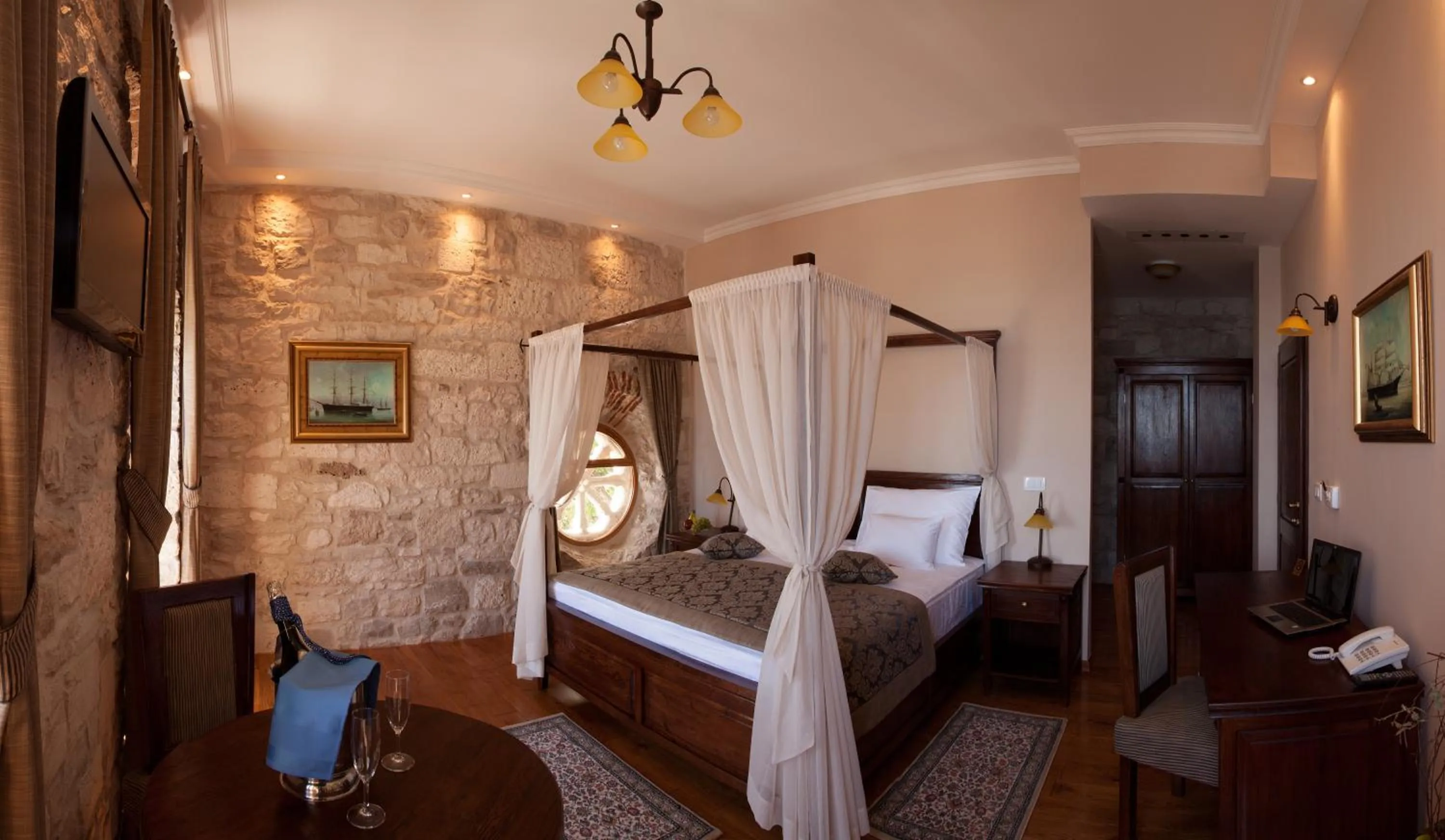 Bed in Heritage Boutique Hotel Adriatic-Adults only