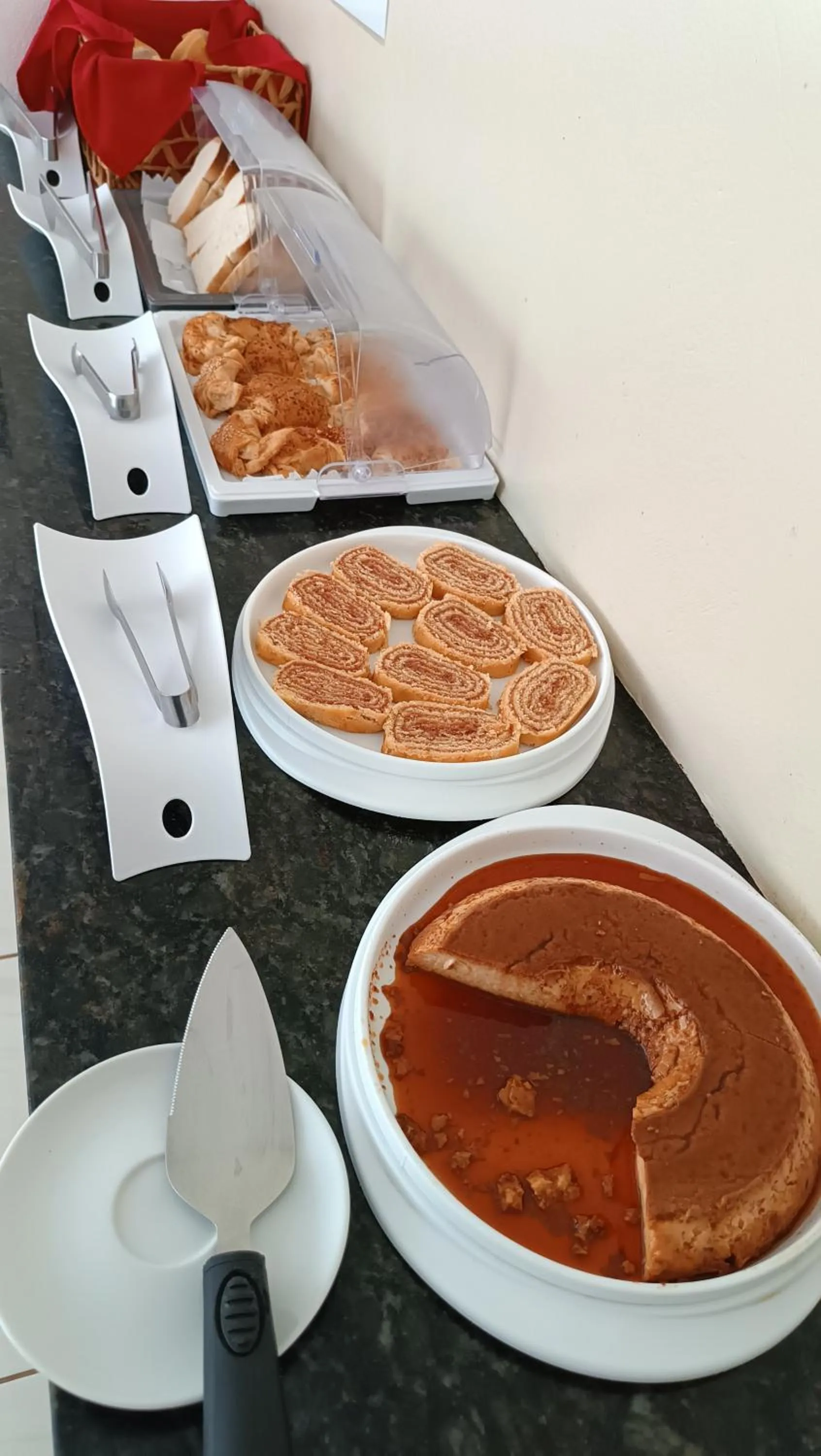 Buffet breakfast in Pousada Canto dos Corais