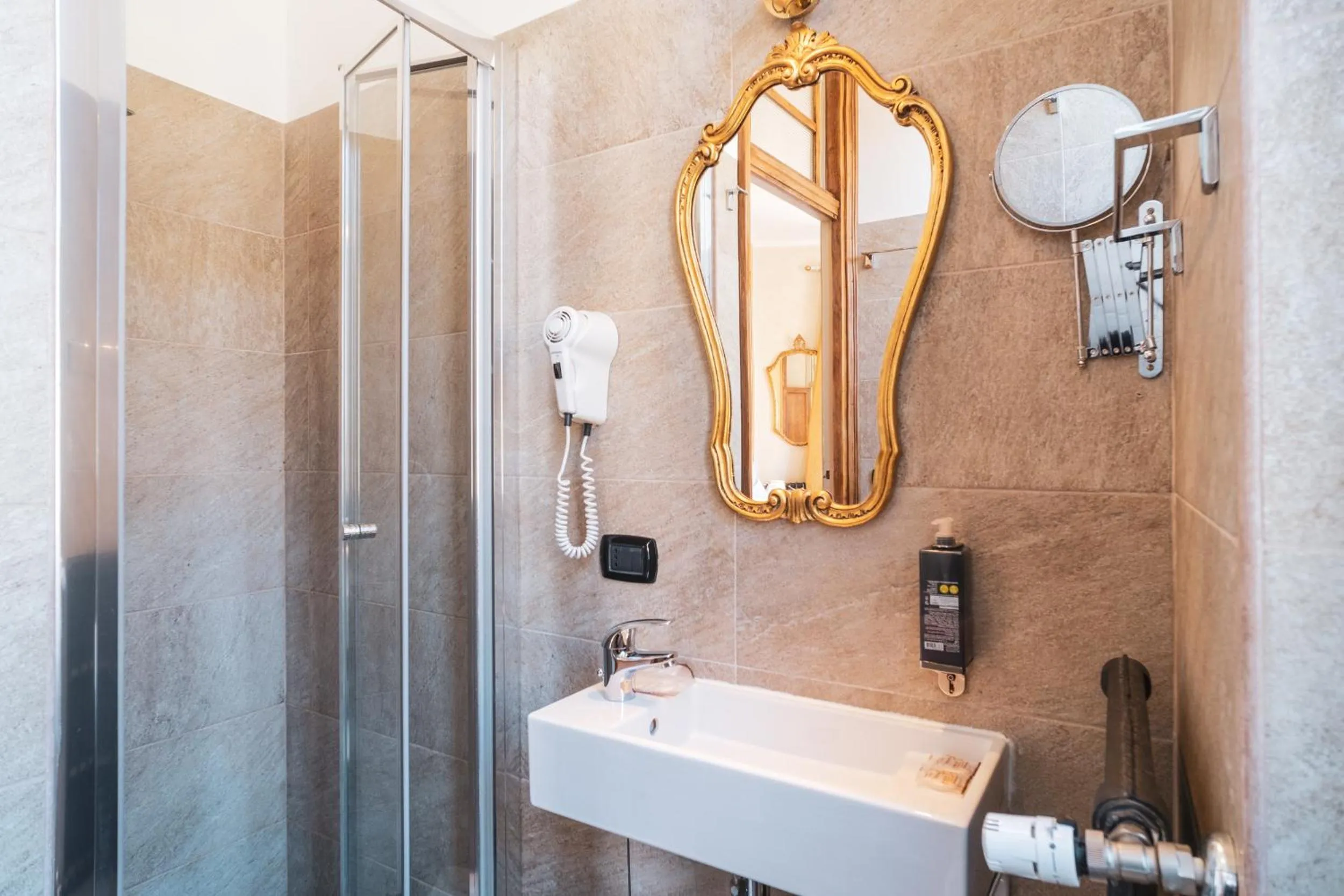 Golden Rooms Piazza di Spagna