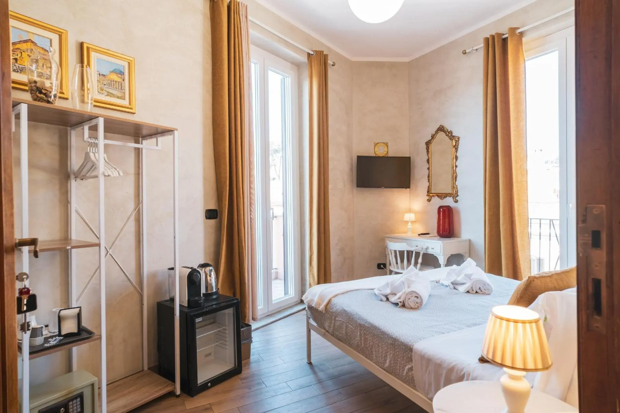 Double Room in Golden Rooms Piazza di Spagna Double Room in Golden Rooms Piazza di Spagna