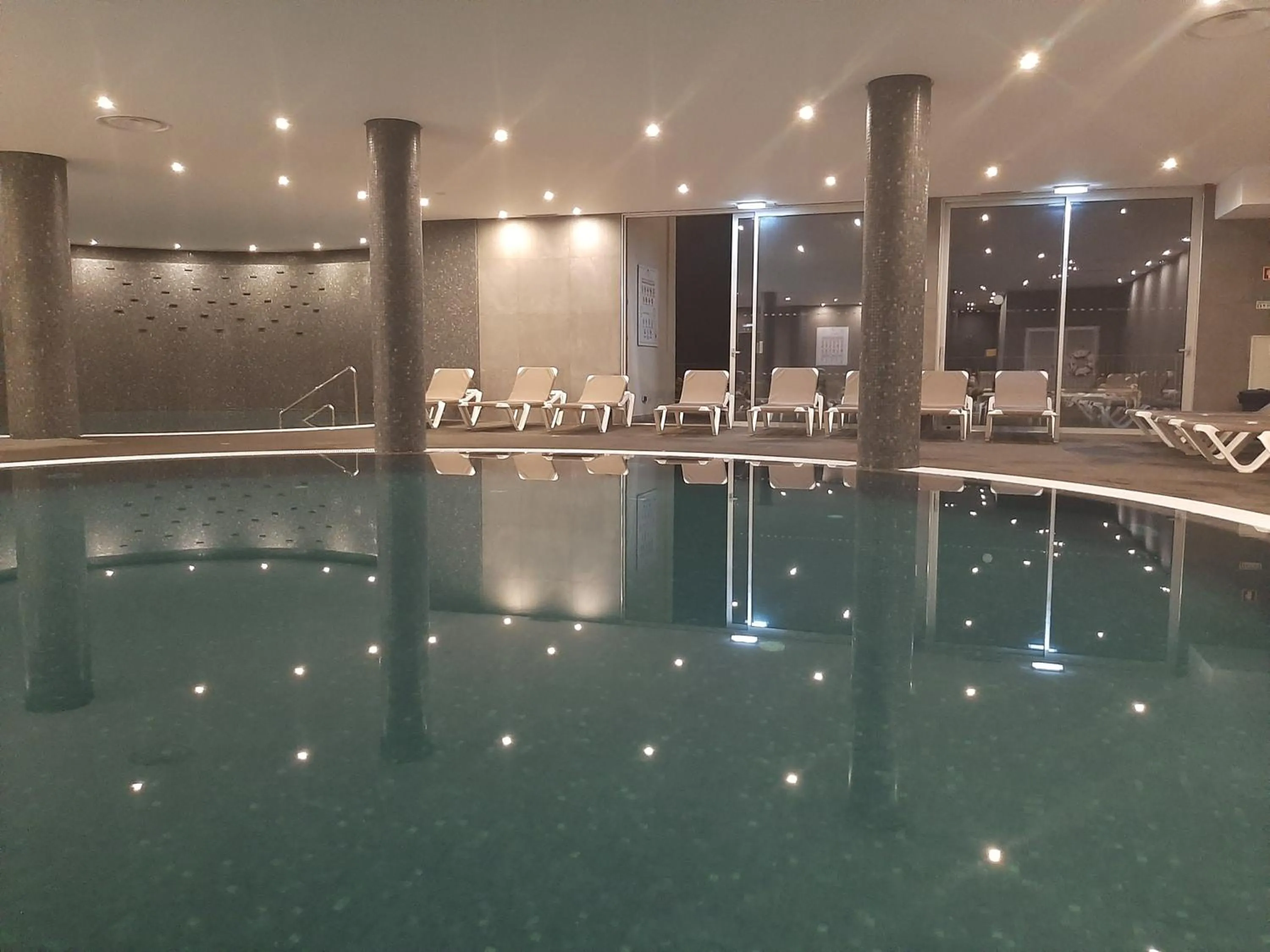 Swimming pool in Hotel Royal Orchid