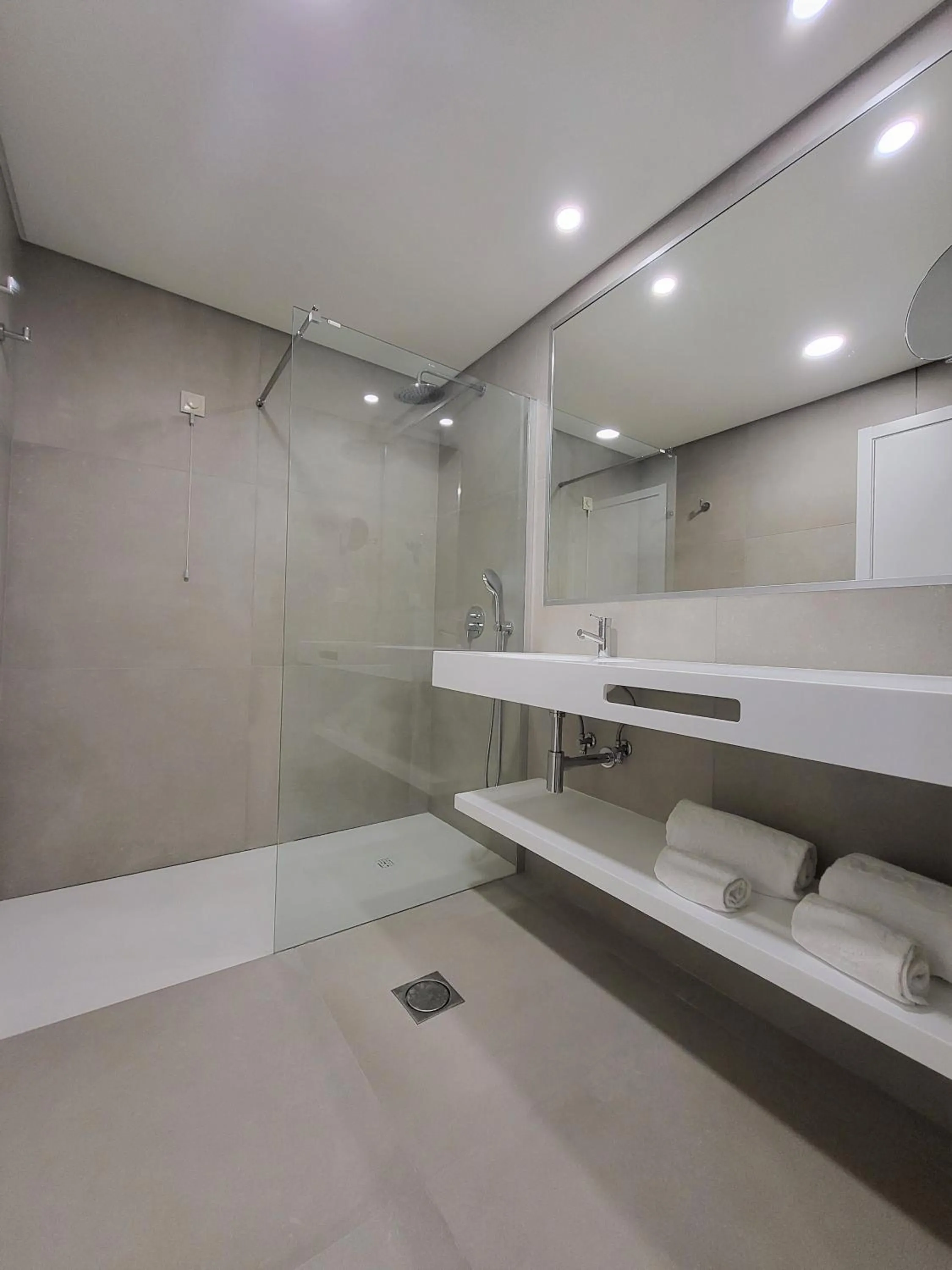 Bathroom in Hotel Royal Orchid