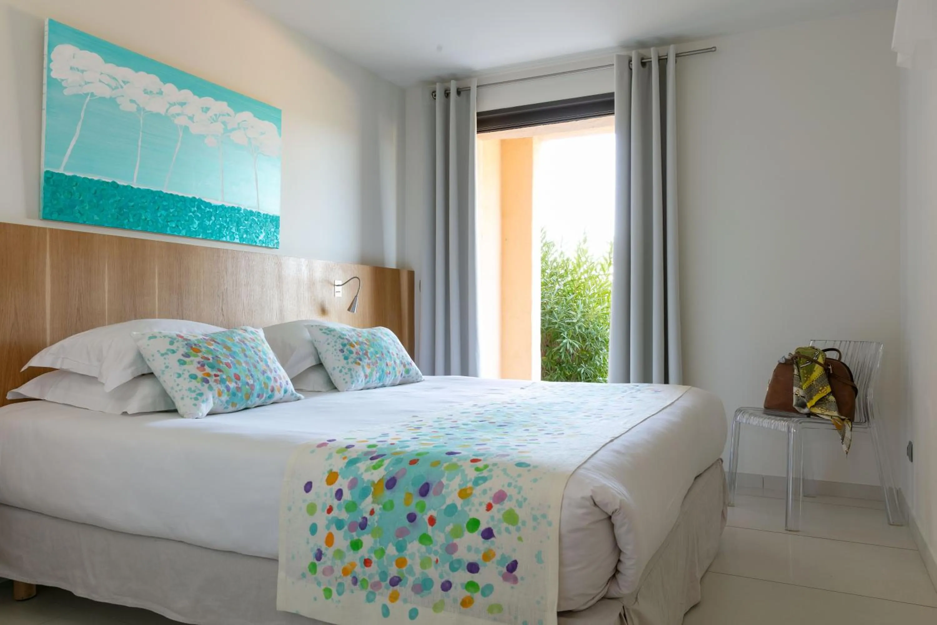 Bedroom, Bed in Domaine Santa Giulia Palace