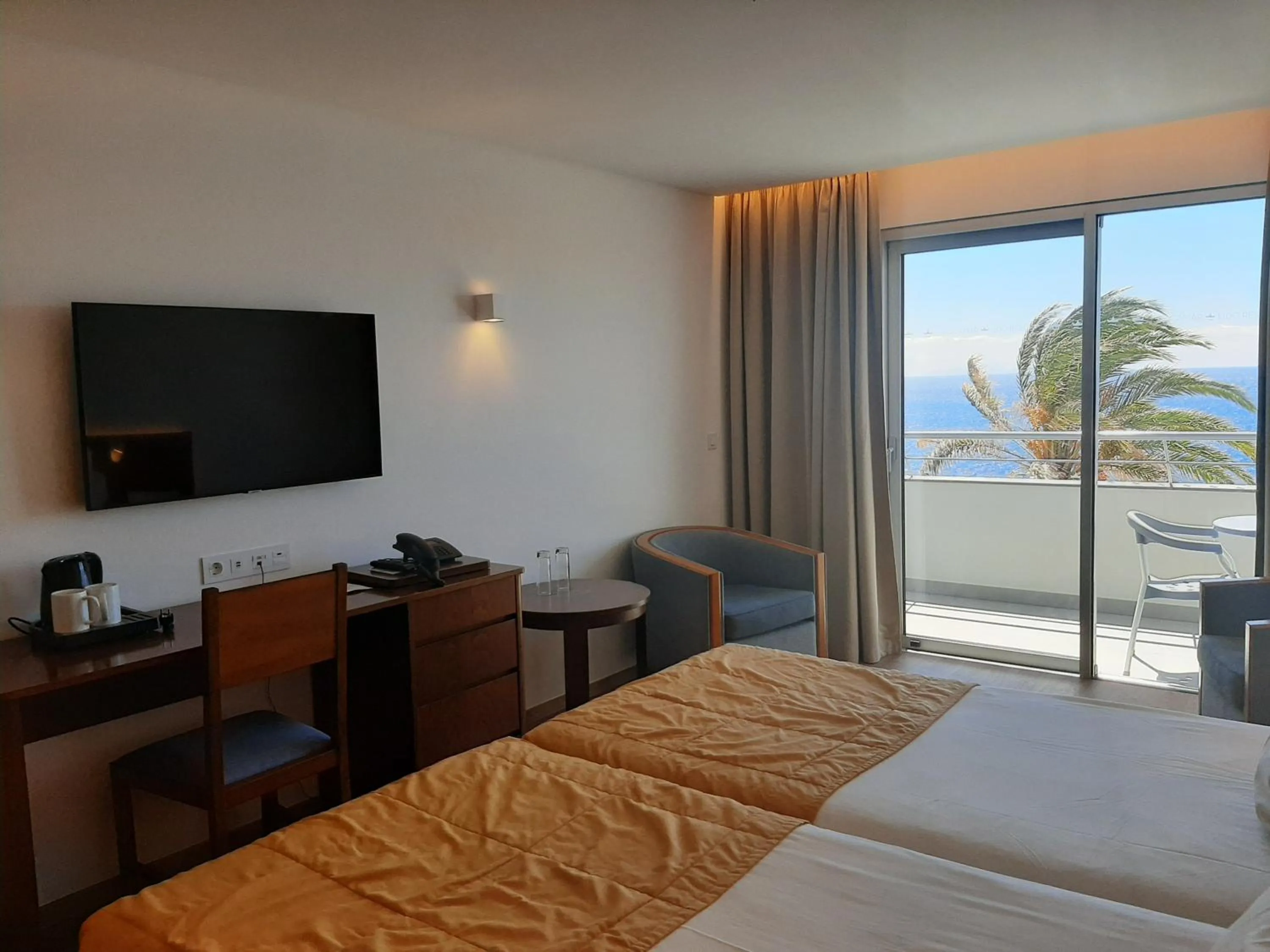 Bedroom, Bed in Hotel Roca Mar