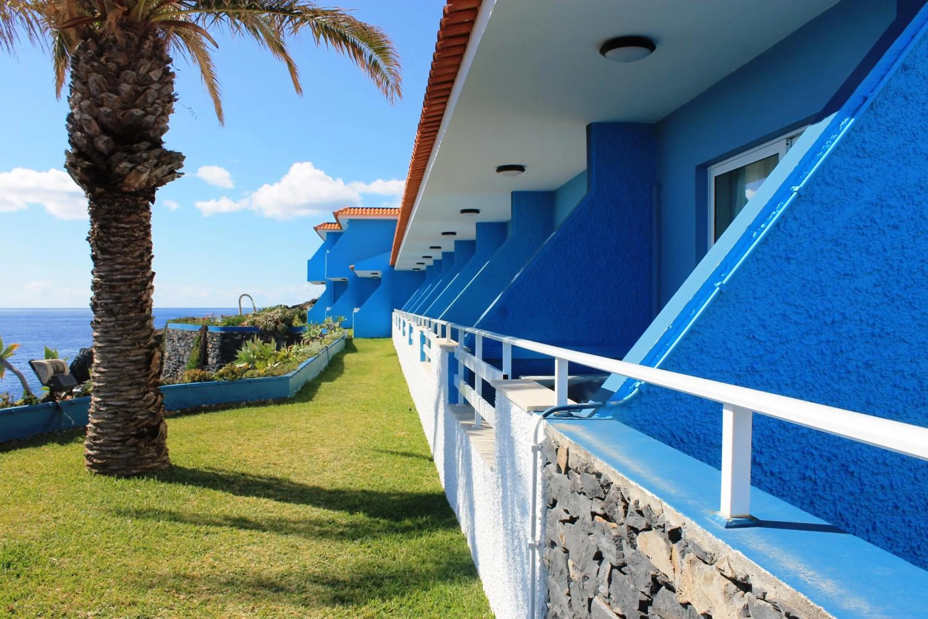 Facade/entrance in Hotel Roca Mar