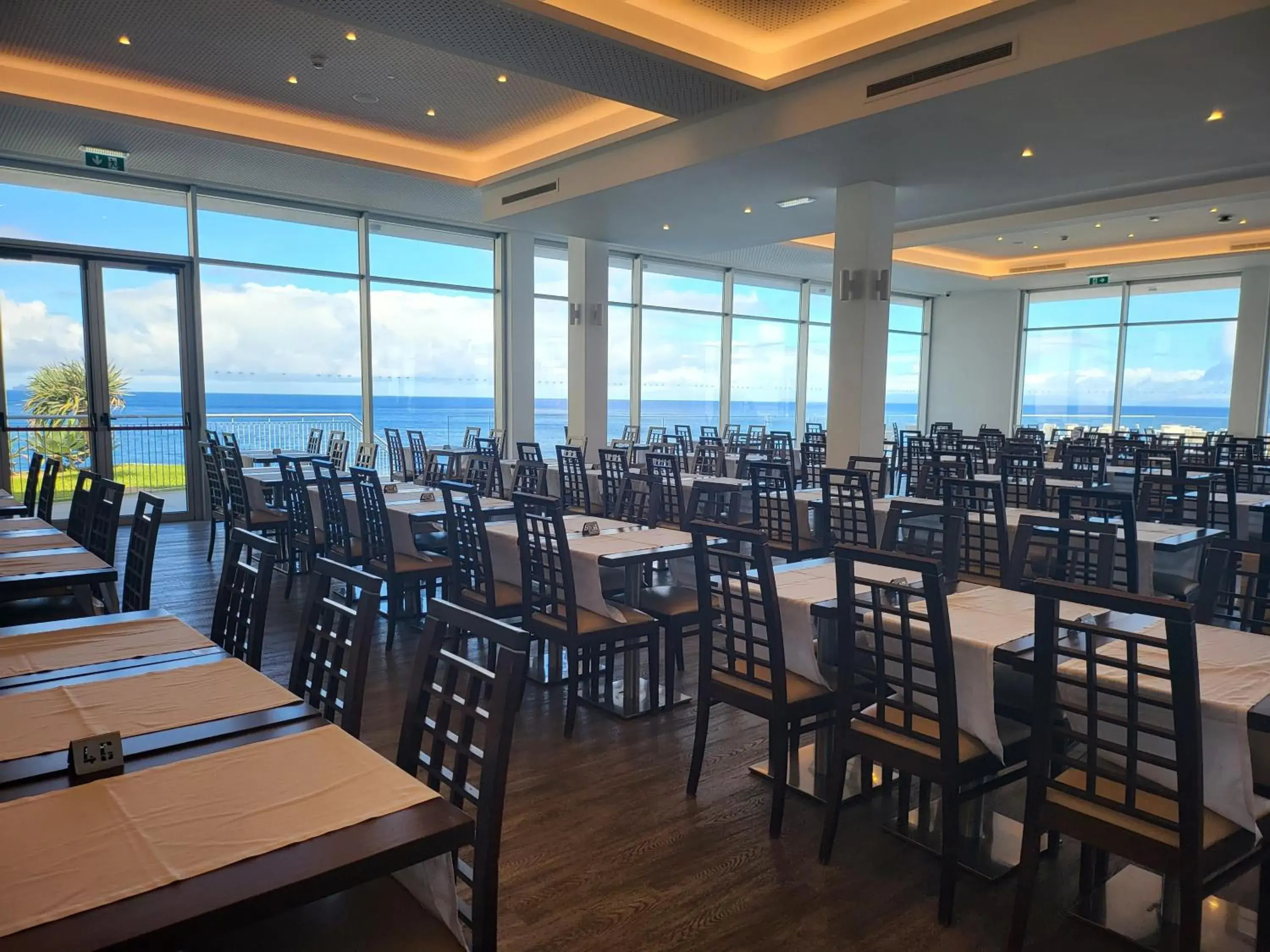 Restaurant/places to eat in Hotel Roca Mar Restaurant/places to eat in Hotel Roca Mar