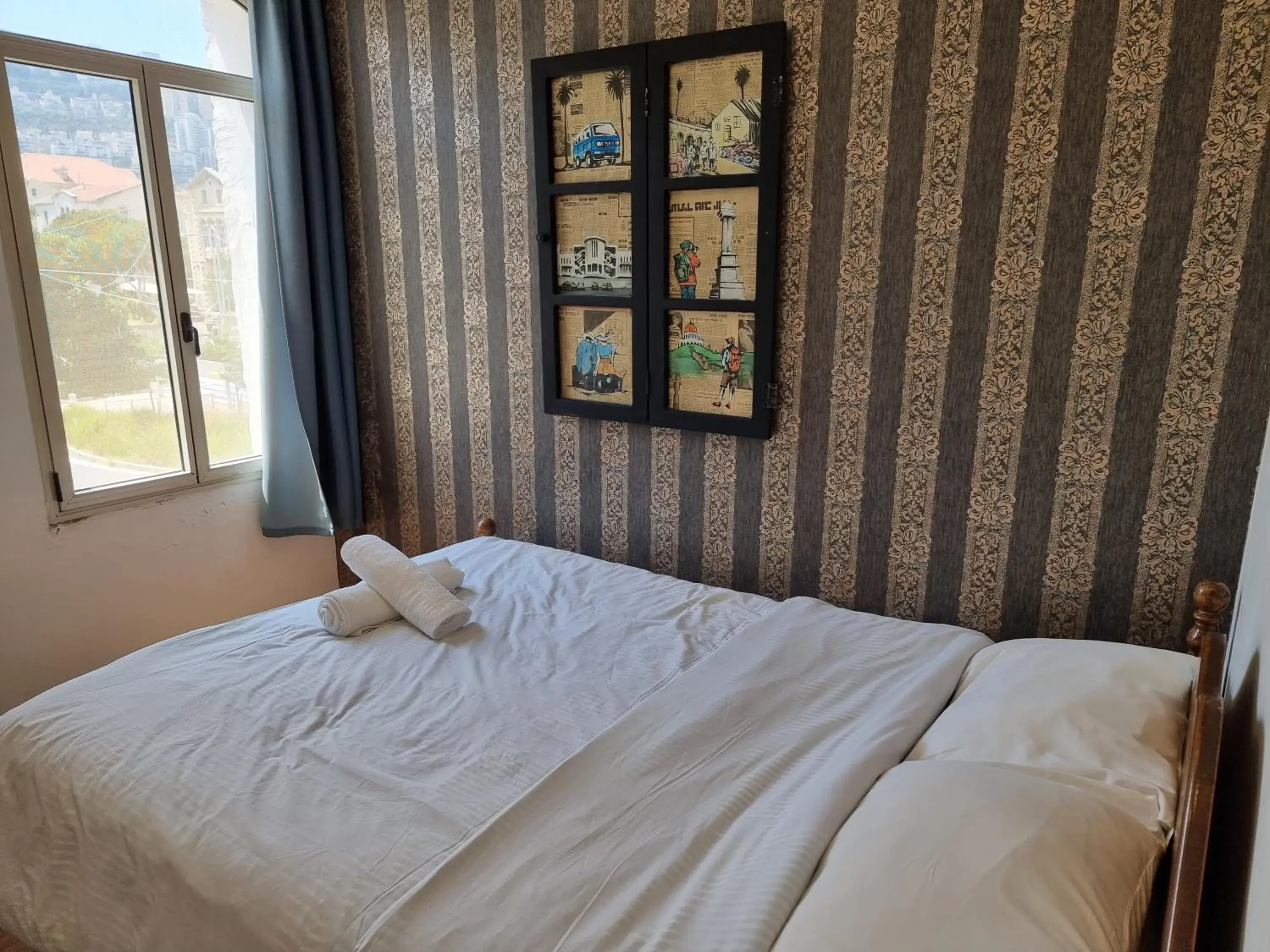 Double Room with Shared Bathroom in Haifa Hostel Double Room with Shared Bathroom in Haifa Hostel