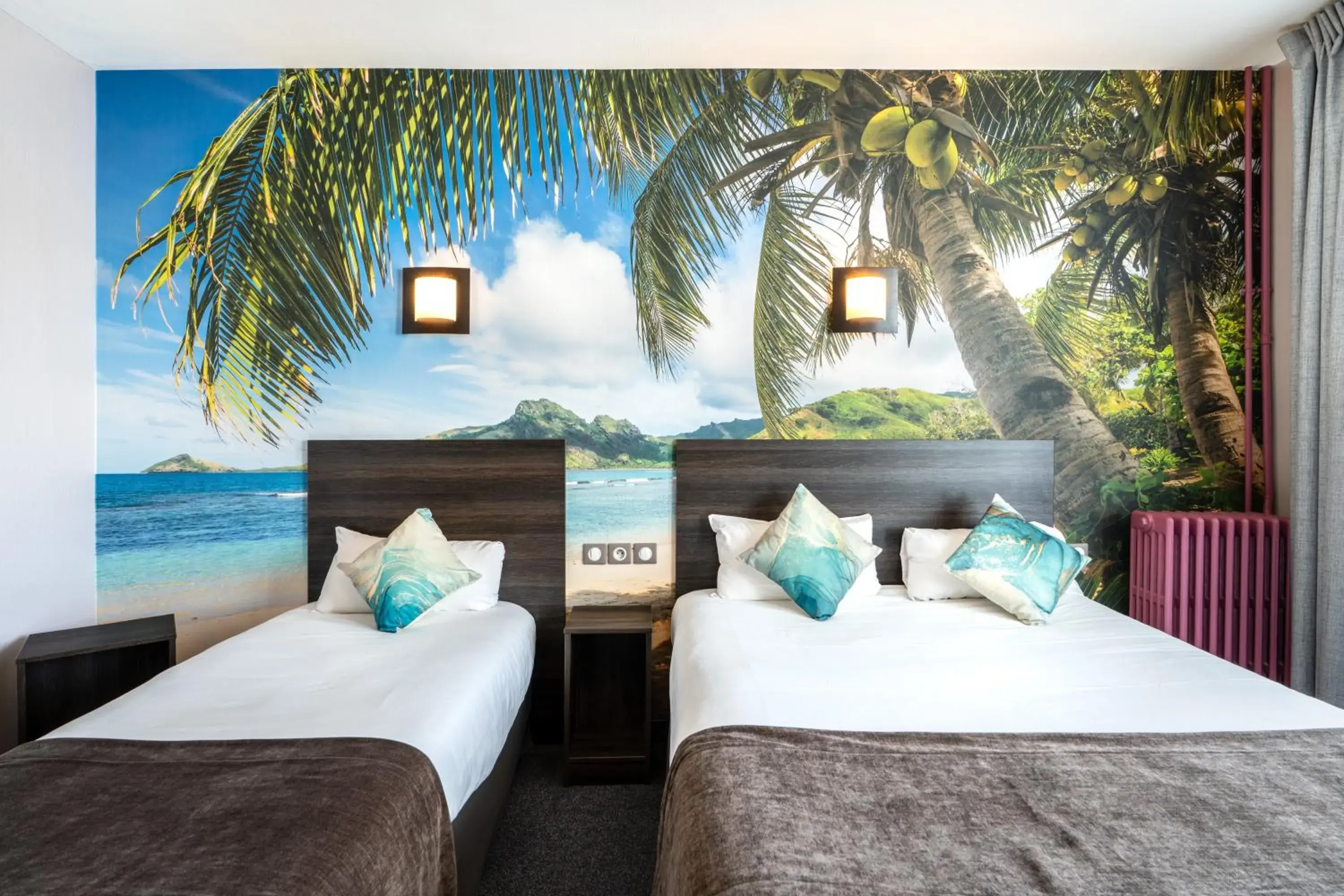 Bedroom, Bed in Logis Hotel des Ducs Bedroom, Bed in Logis Hotel des Ducs