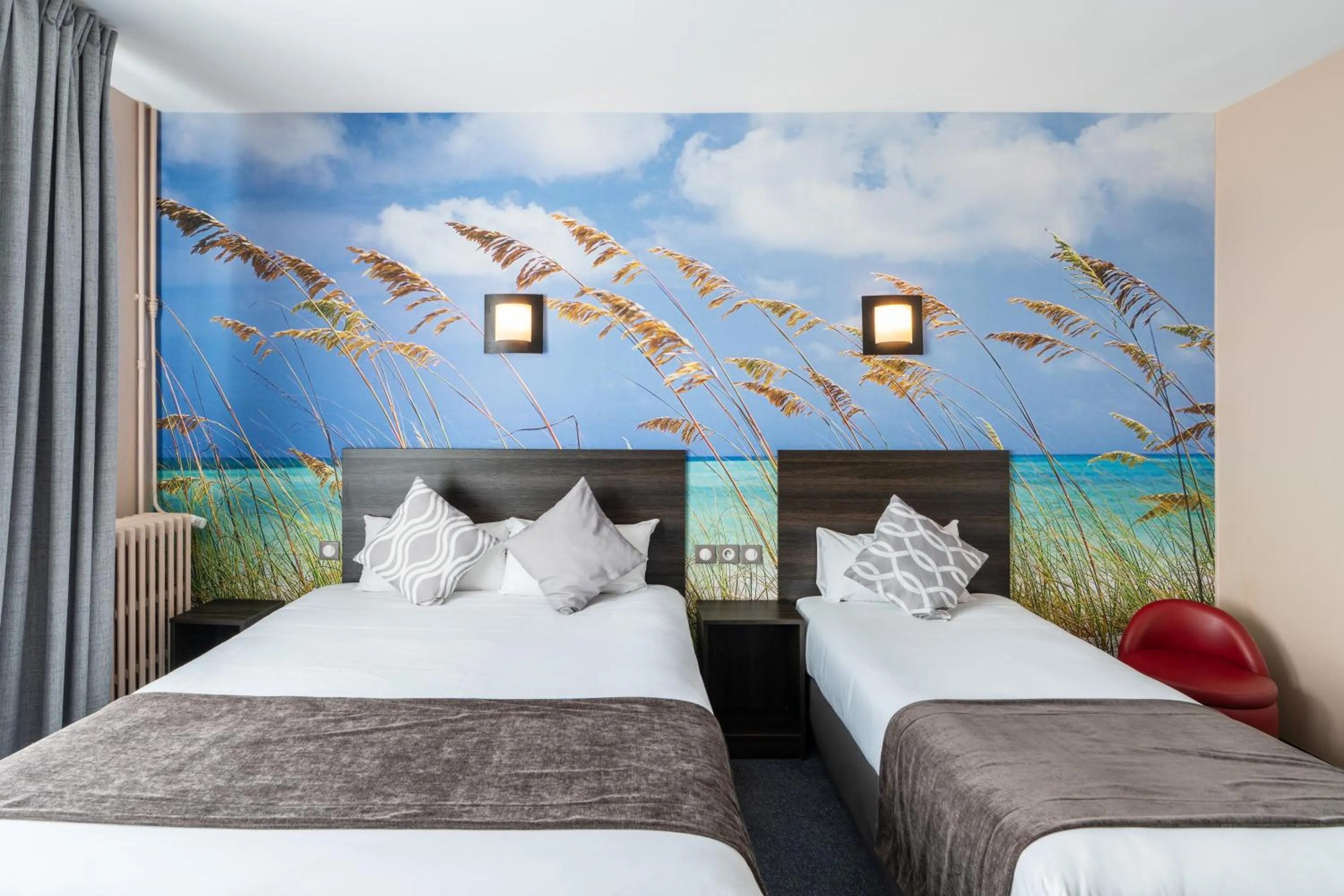 Bedroom, Bed in Logis Hotel des Ducs