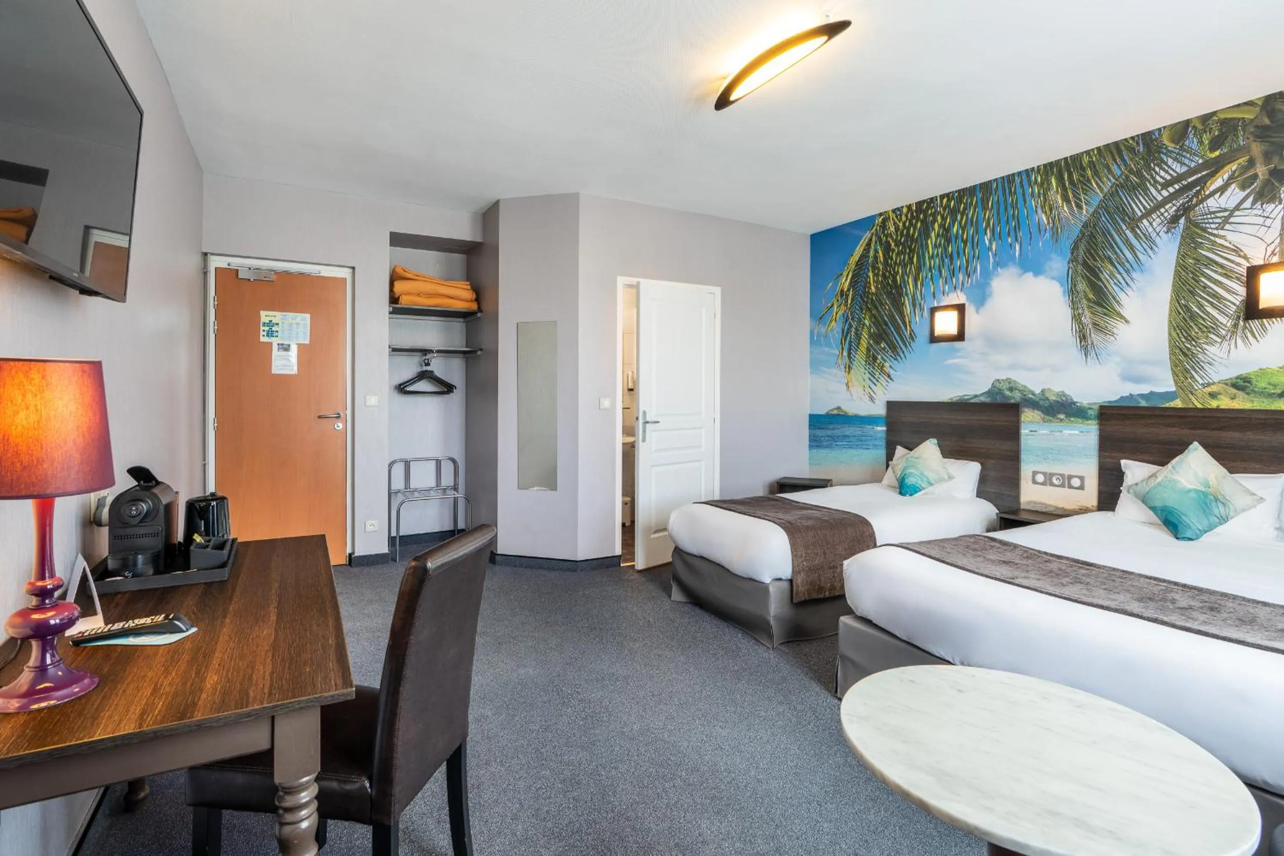 Bedroom, Bed in Hotel des Ducs