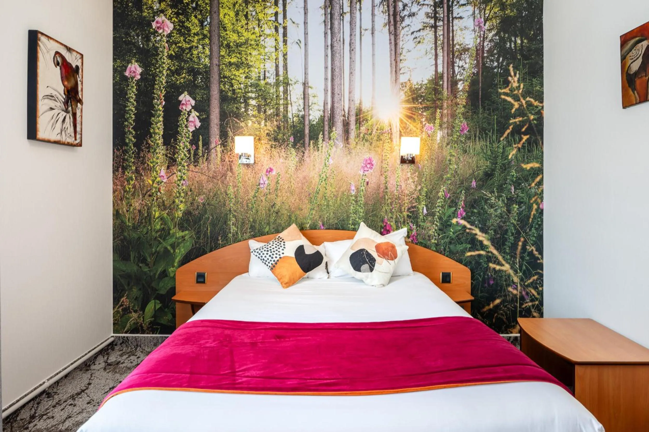 Photo of the whole room, Bed in Hotel des Ducs