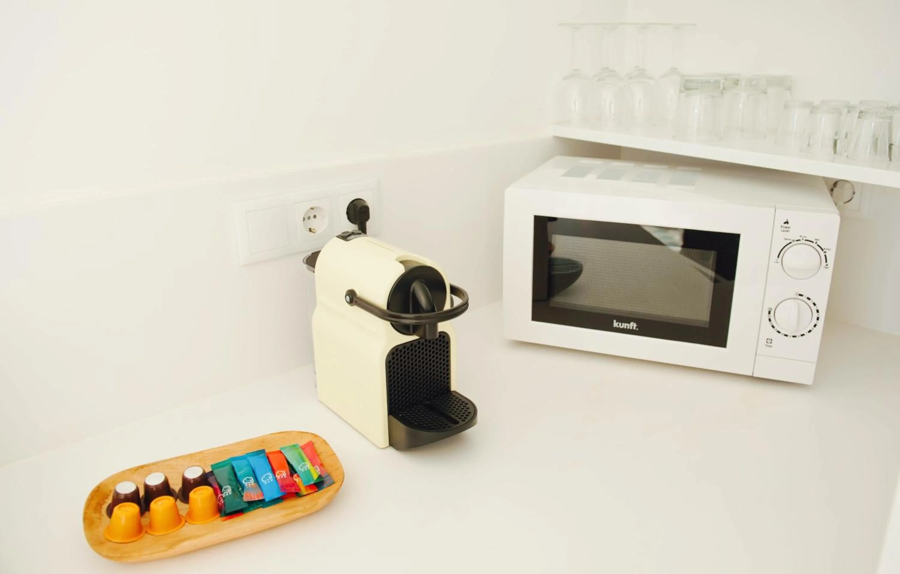 Coffee/tea facilities in Beautiful Dreamers - at Avenida CR3D