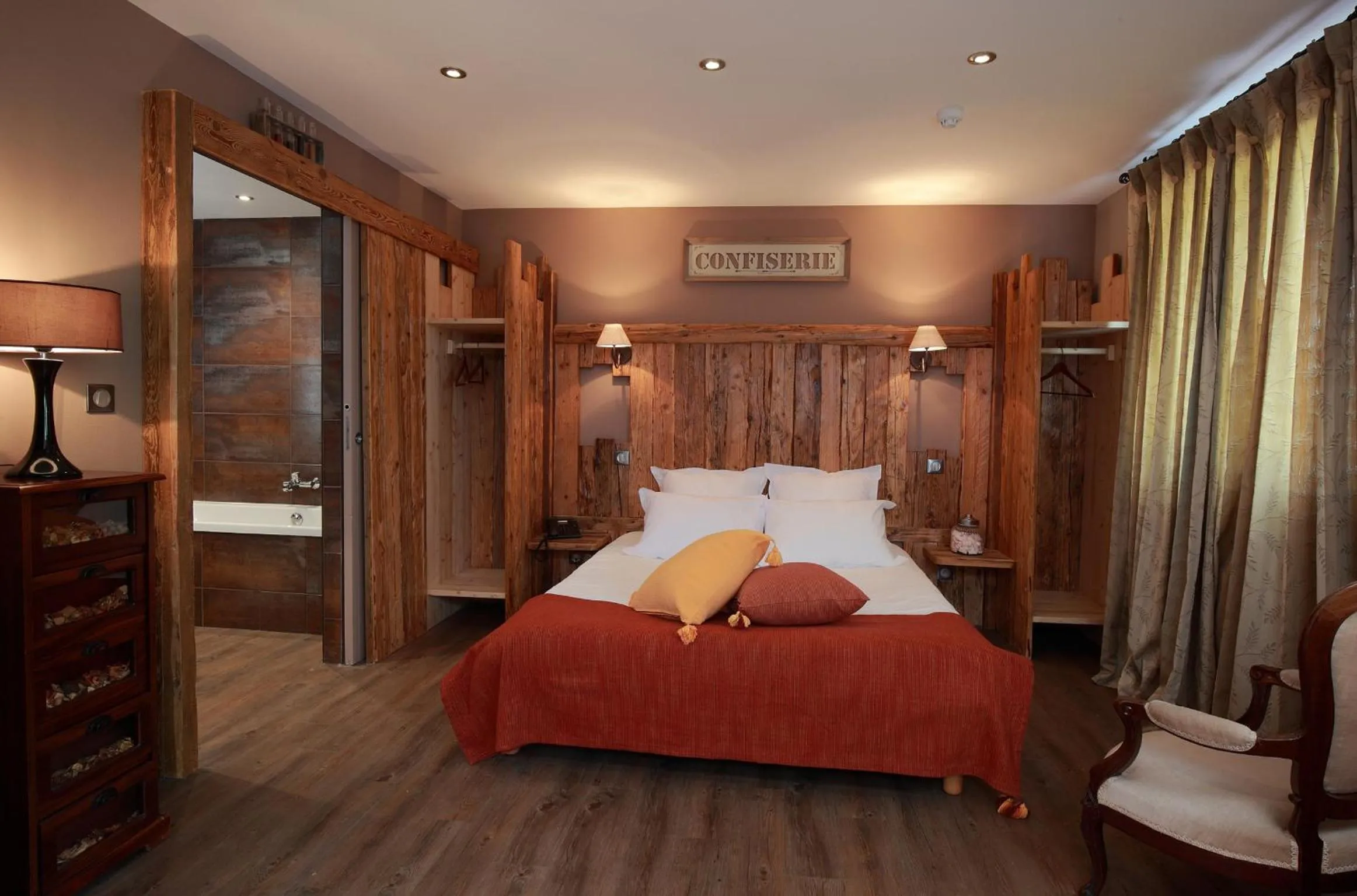 Bathroom in Hôtel Le Manoir des Montagnes