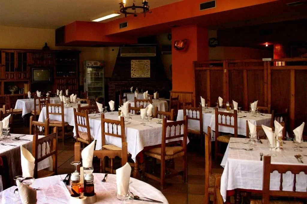 Restaurant/places to eat in Hotel Hispanidad