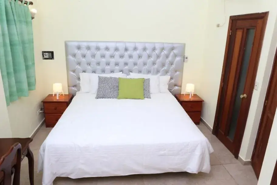 Deluxe Double Room in Hotel Aluge Deluxe Double Room in Hotel Aluge