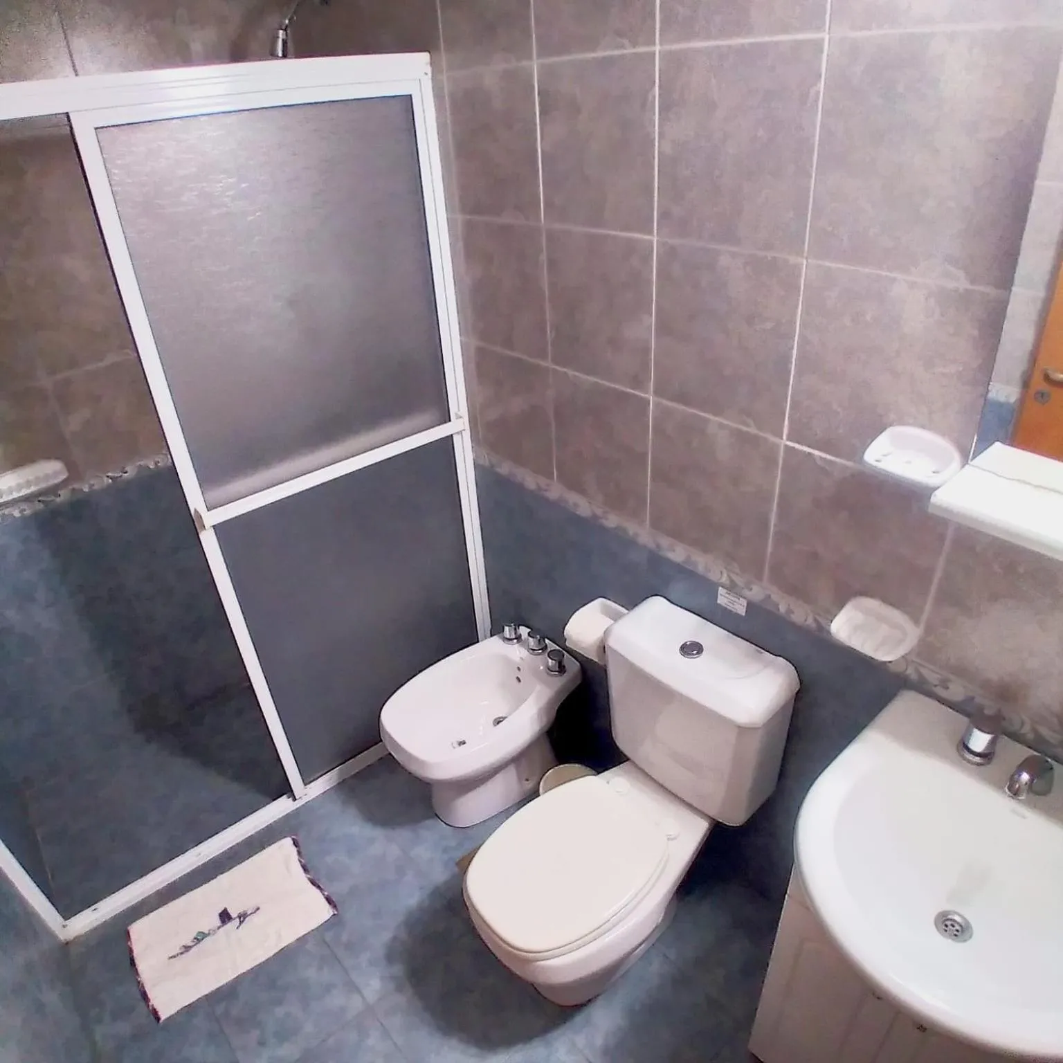 Shower in Candy Apart Hotel