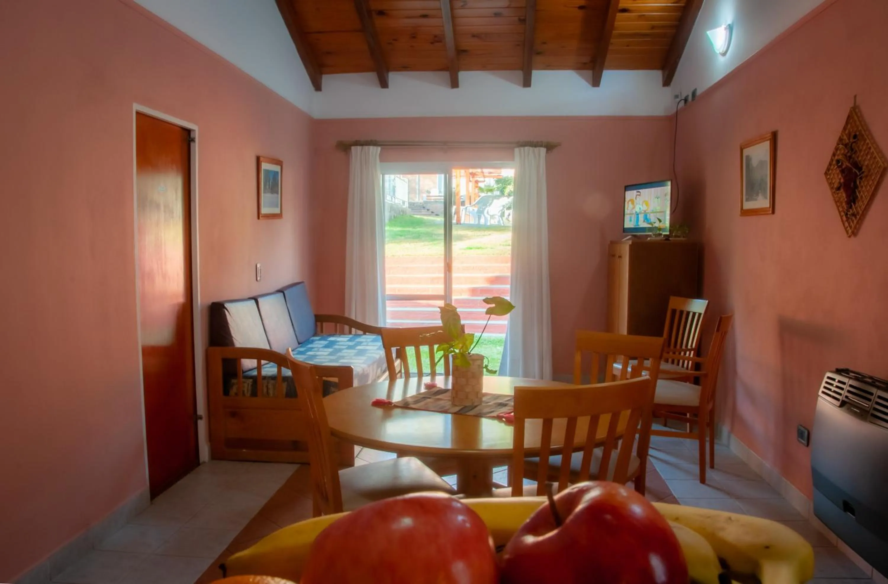 TV and multimedia in Candy Apart Hotel