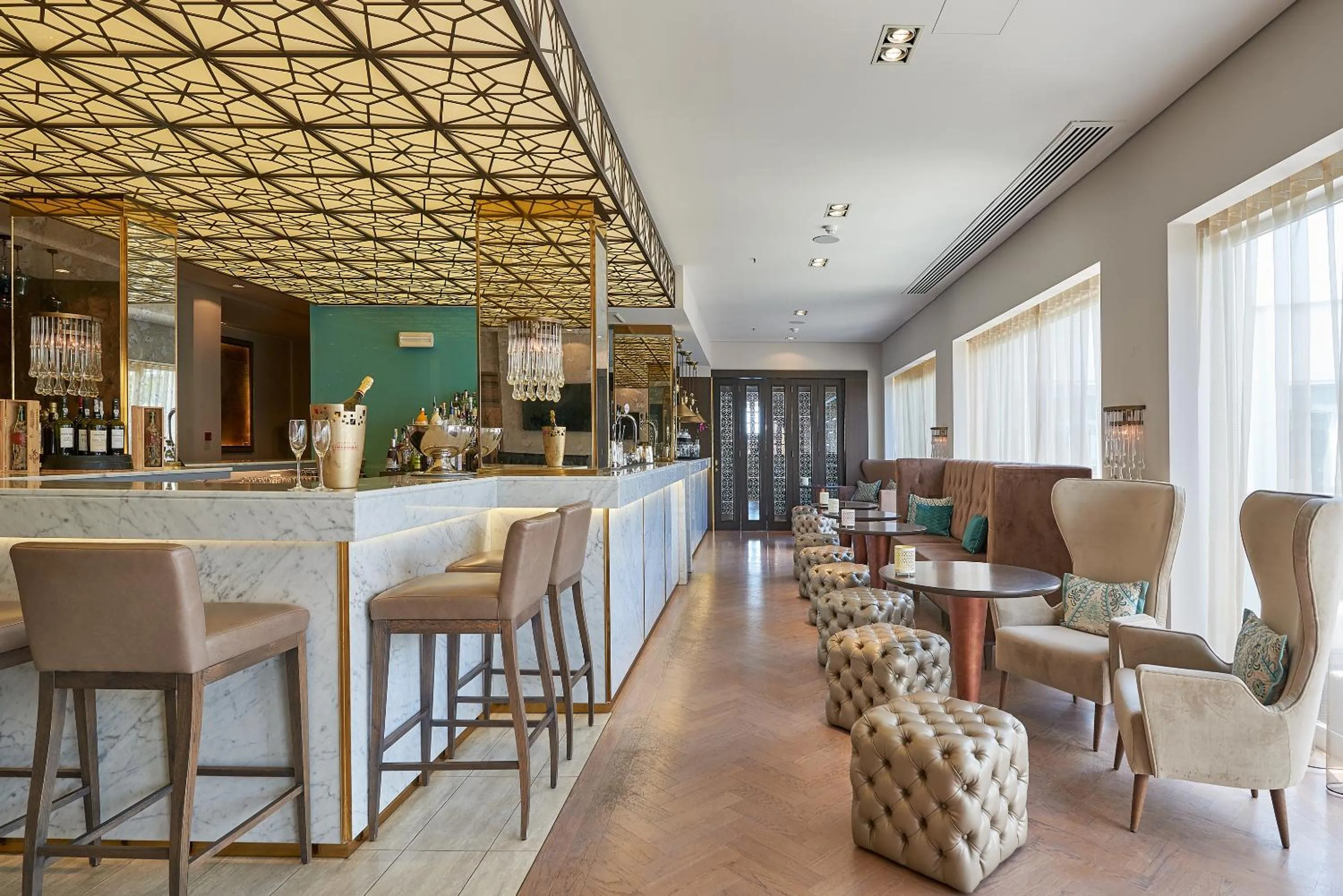 Lounge or bar in Dona Filipa Hotel
