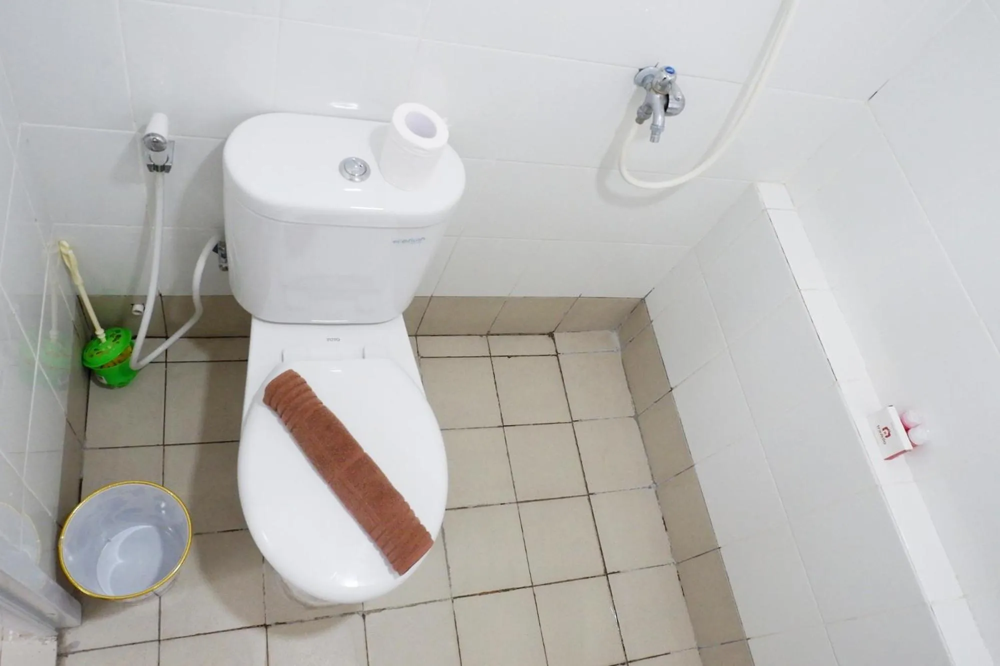 Toilet in Exquisite 2BR Bassura City Apartment near Shopping Mall By Travelio