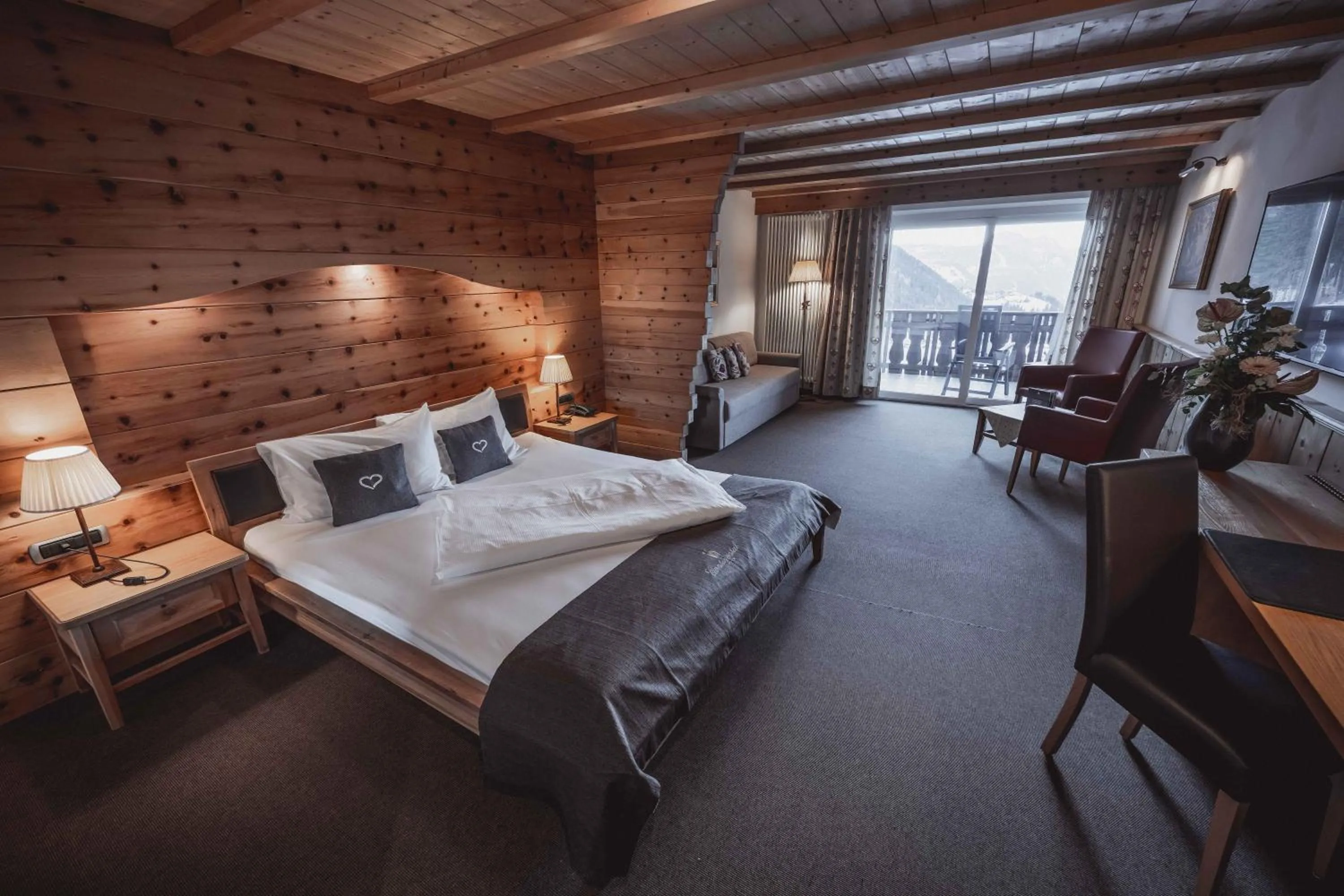 Bedroom, Bed in Hotel Continental Dolomites