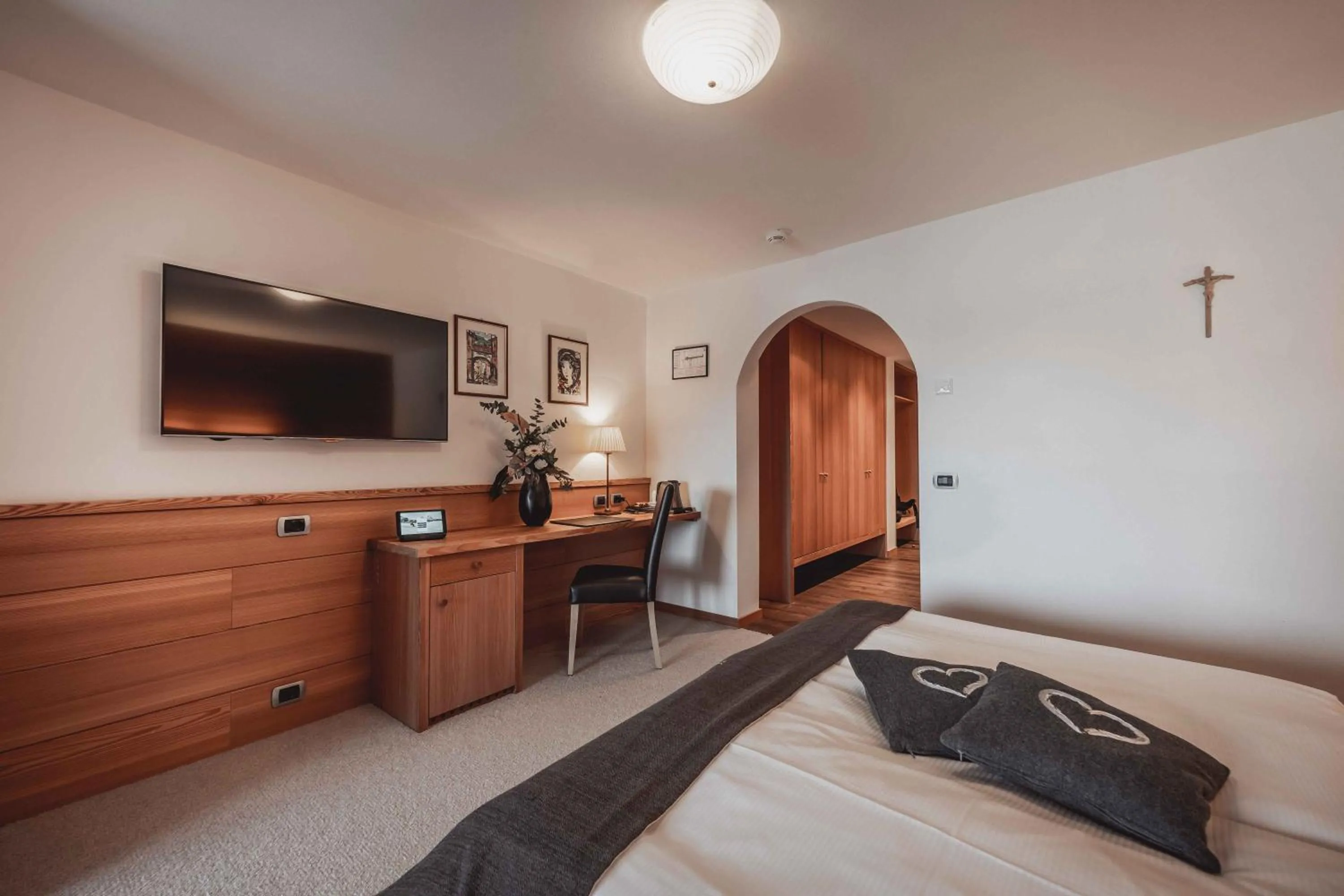 Bedroom, Bed in Hotel Continental Dolomites