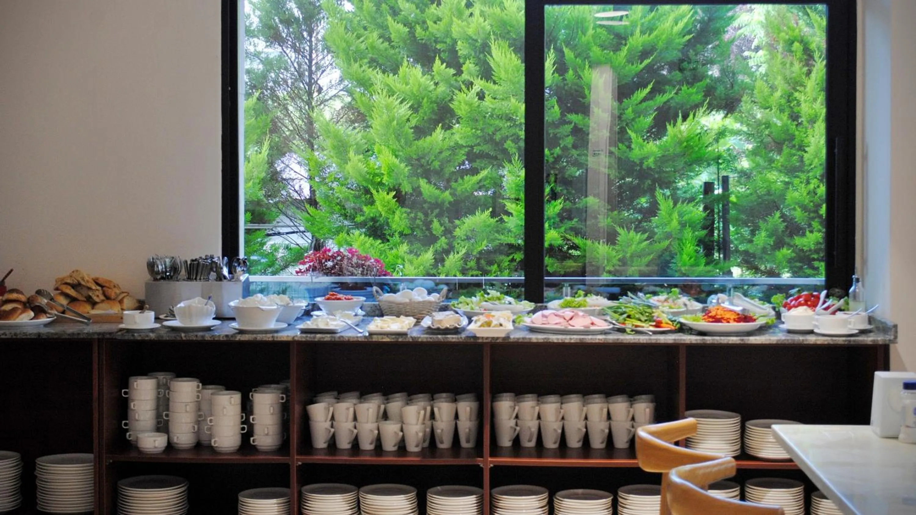 Breakfast in Hotel Chveni Ezo