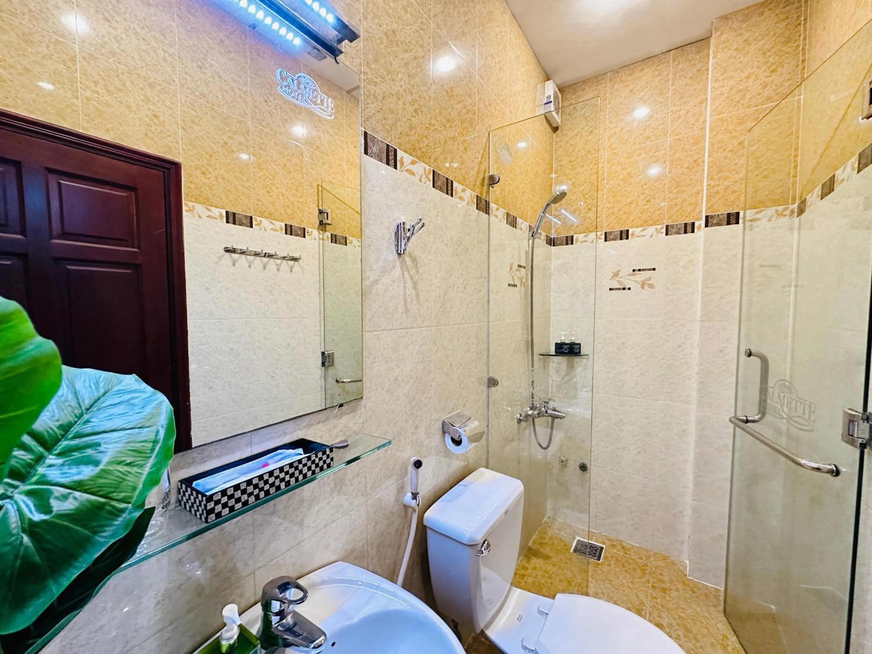 Shower in Calmette Hotel 151 - Ben Thanh