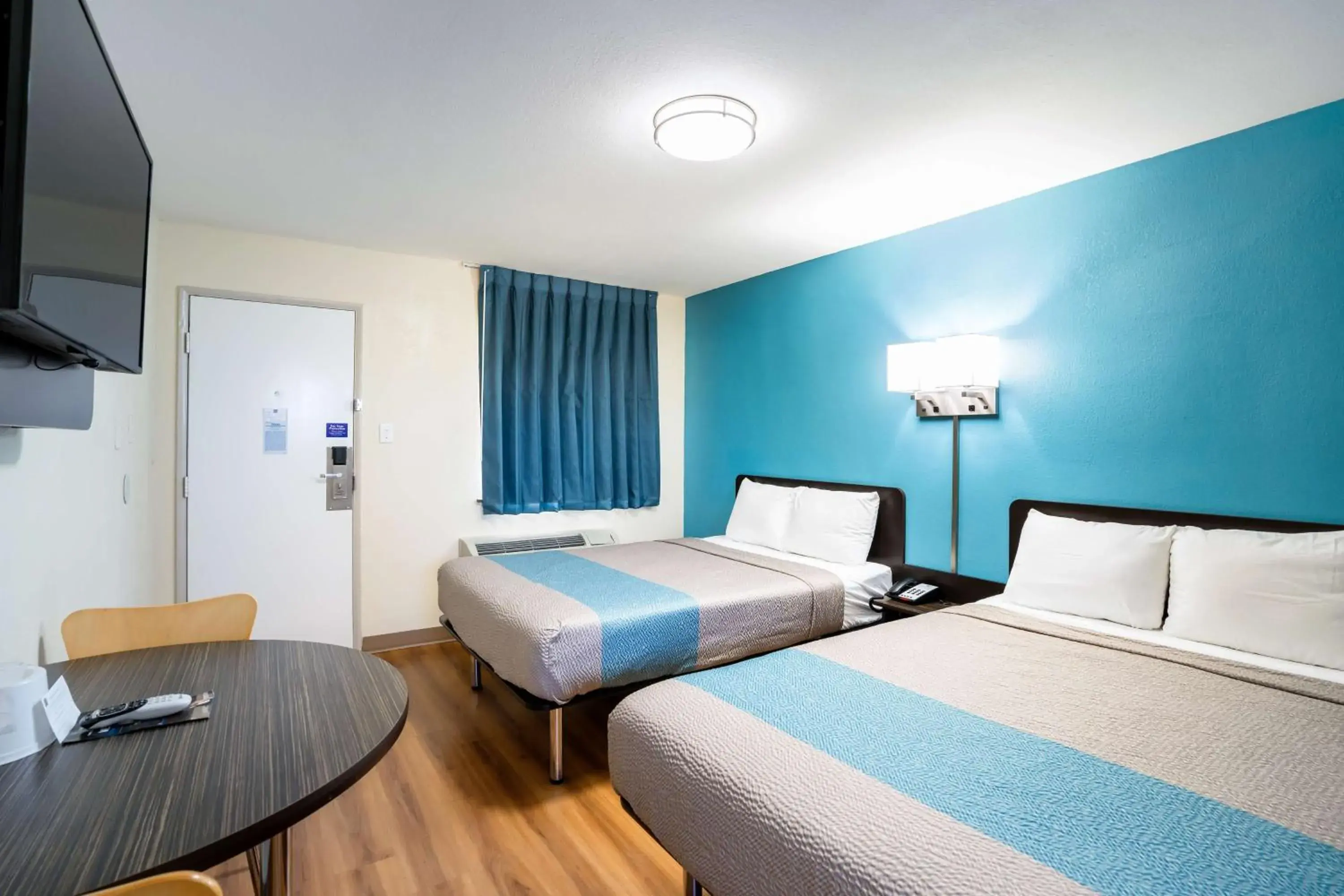 Deluxe Quadruple Room - Smoking in Motel 6-Odessa, TX - 2nd Street Deluxe Quadruple Room - Smoking in Motel 6-Odessa, TX - 2nd Street