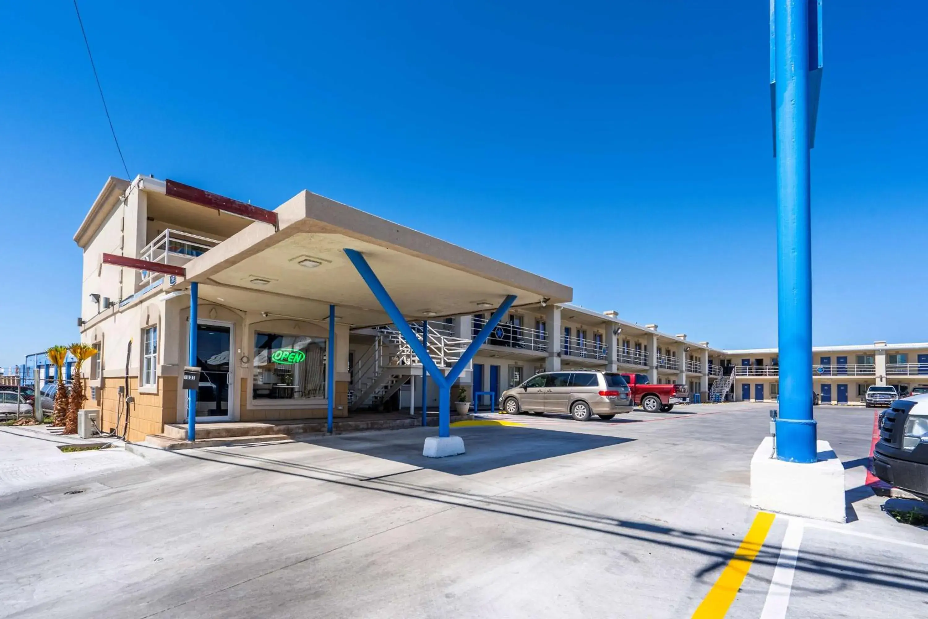 Property building in Motel 6-Odessa, TX - 2nd Street Property building in Motel 6-Odessa, TX - 2nd Street
