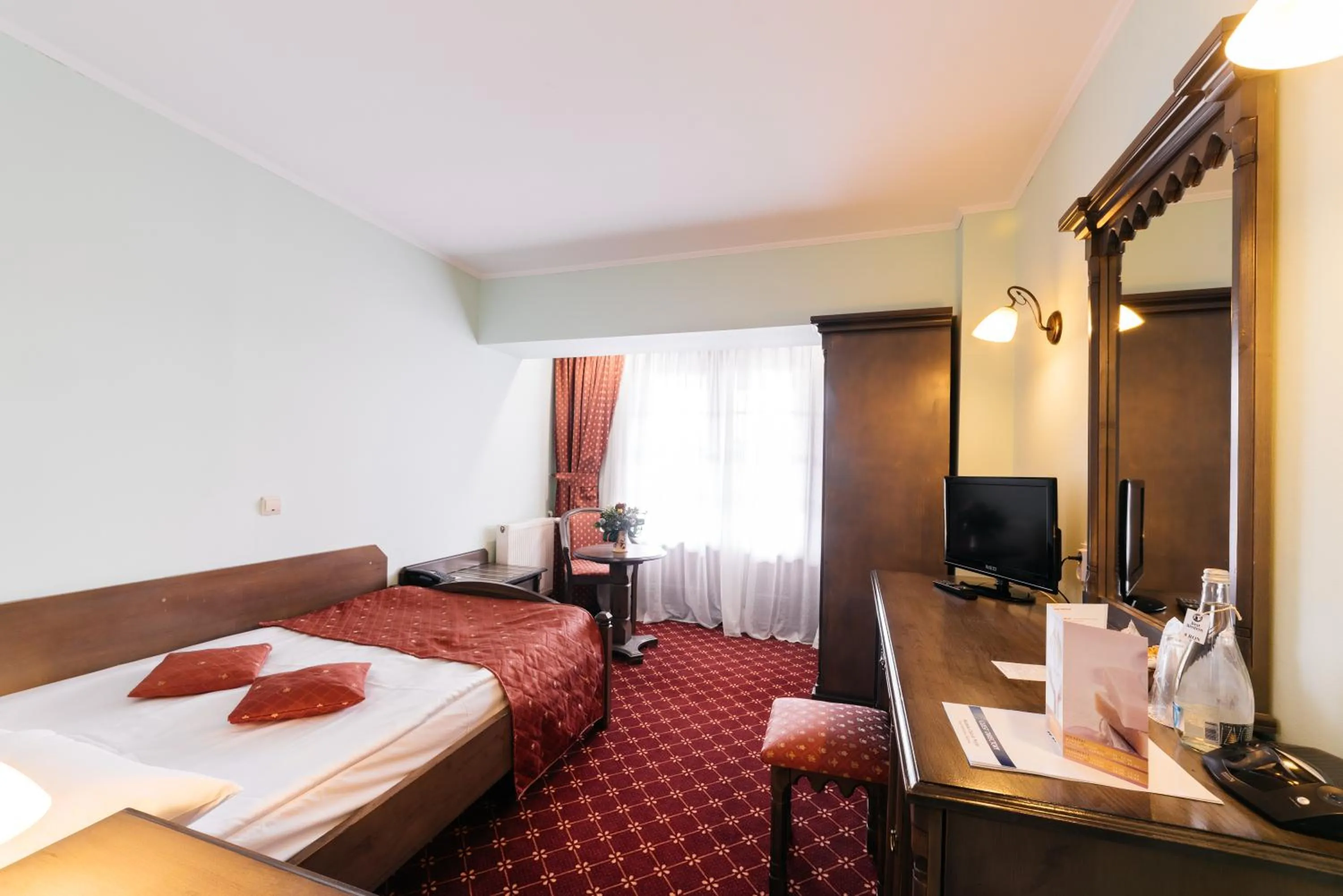 Bedroom, Bed in Hotel Best Western Bucovina