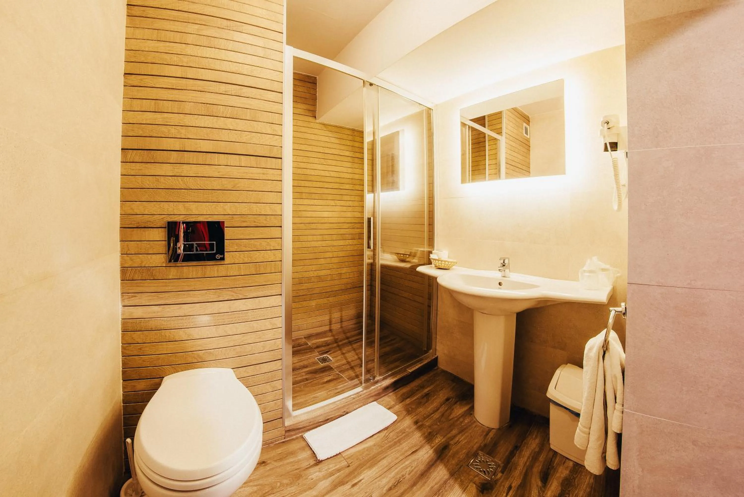 Shower in Hotel Best Western Bucovina