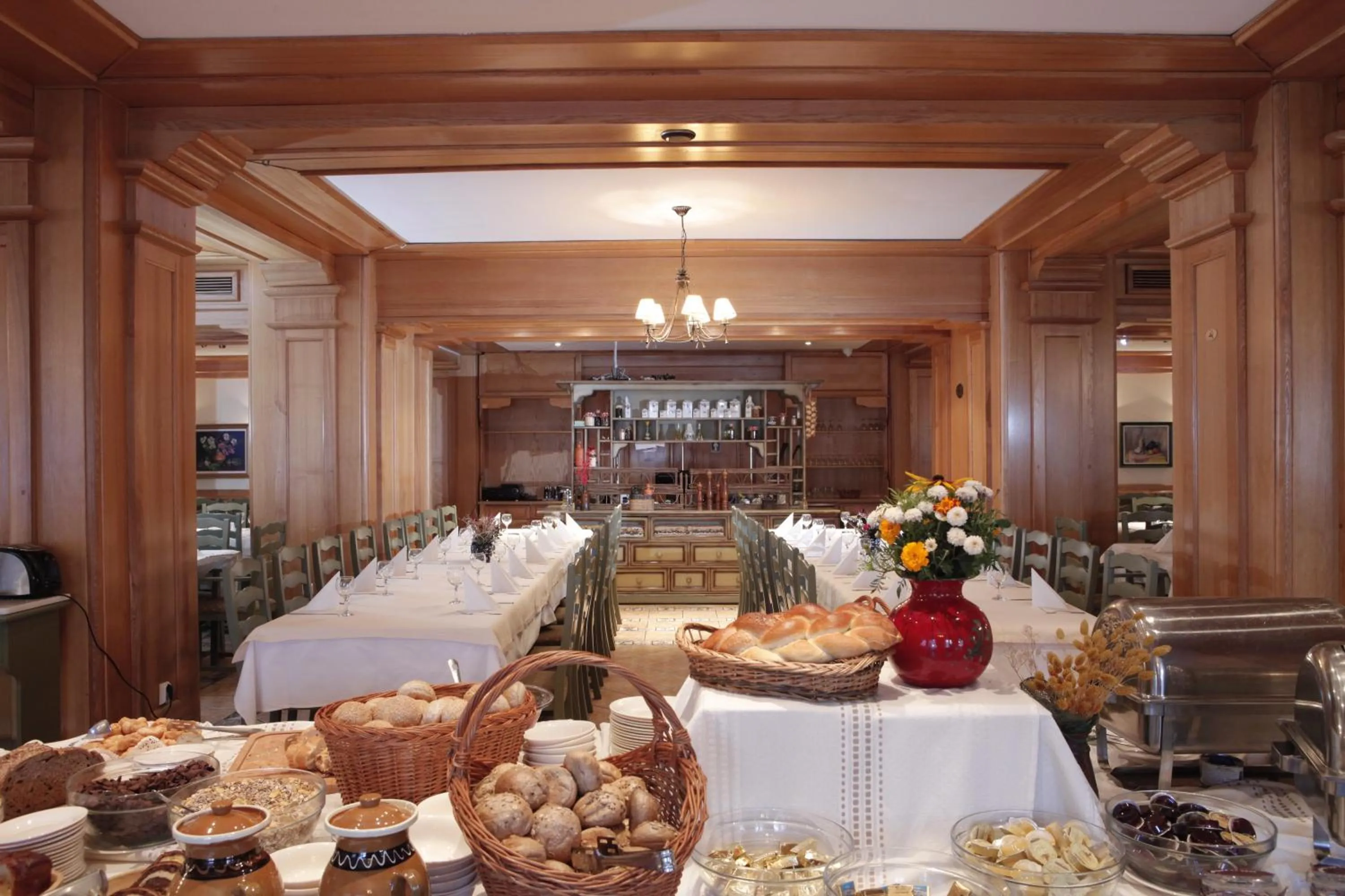 Continental breakfast in Hotel Best Western Bucovina