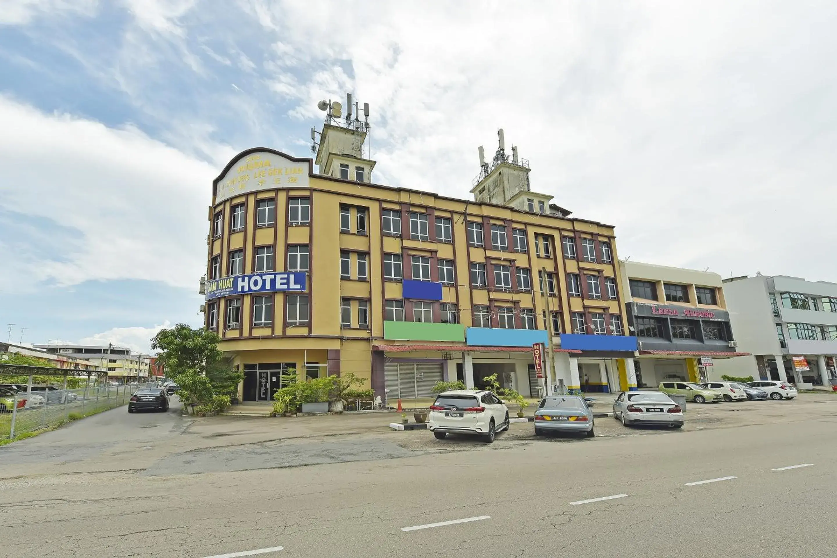 Facade/entrance in Hotel O Sam Huat Hotel Facade/entrance in Hotel O Sam Huat Hotel