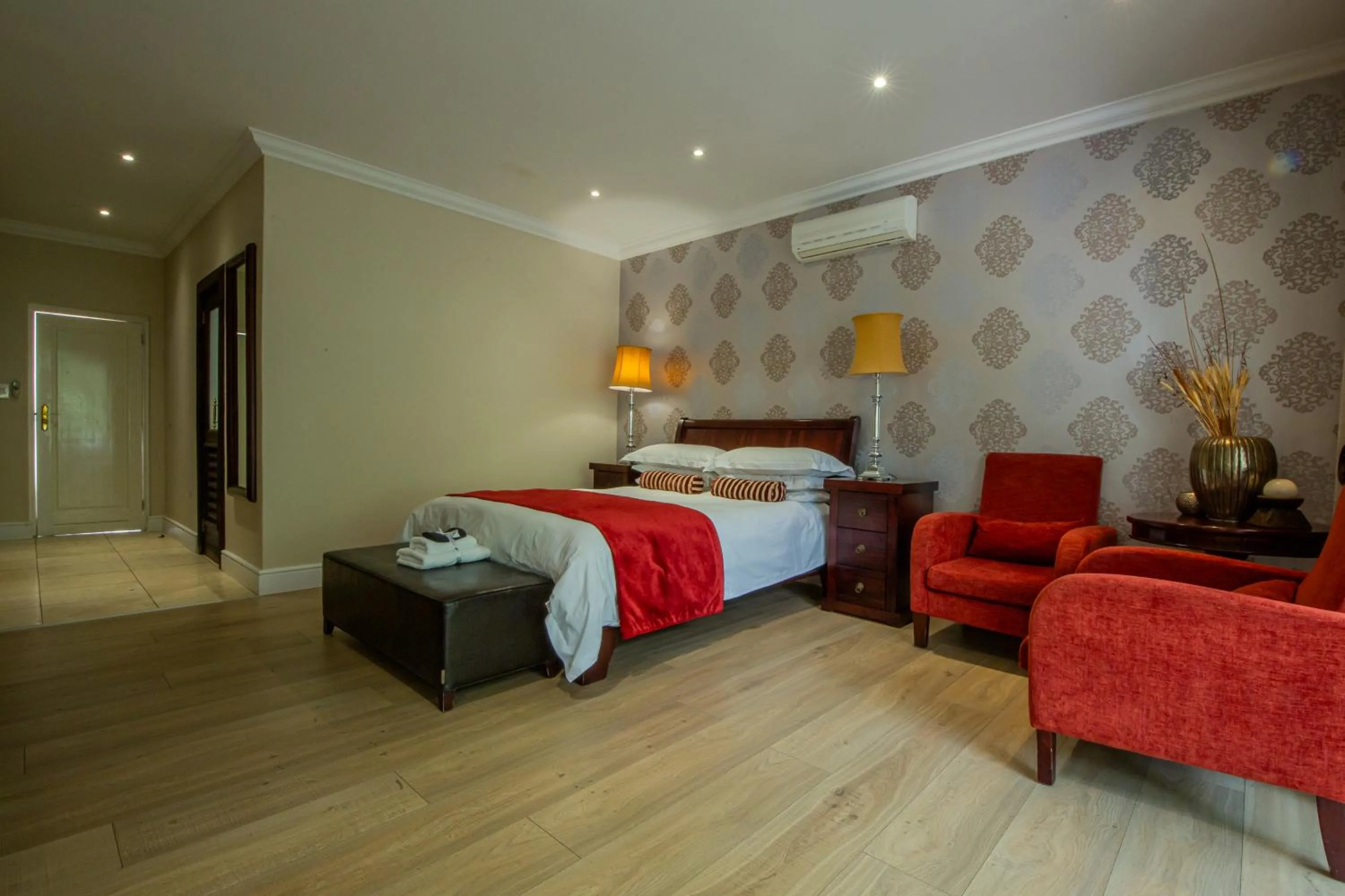 Photo of the whole room, Bed in Belvedere Boutiqe Hotel
